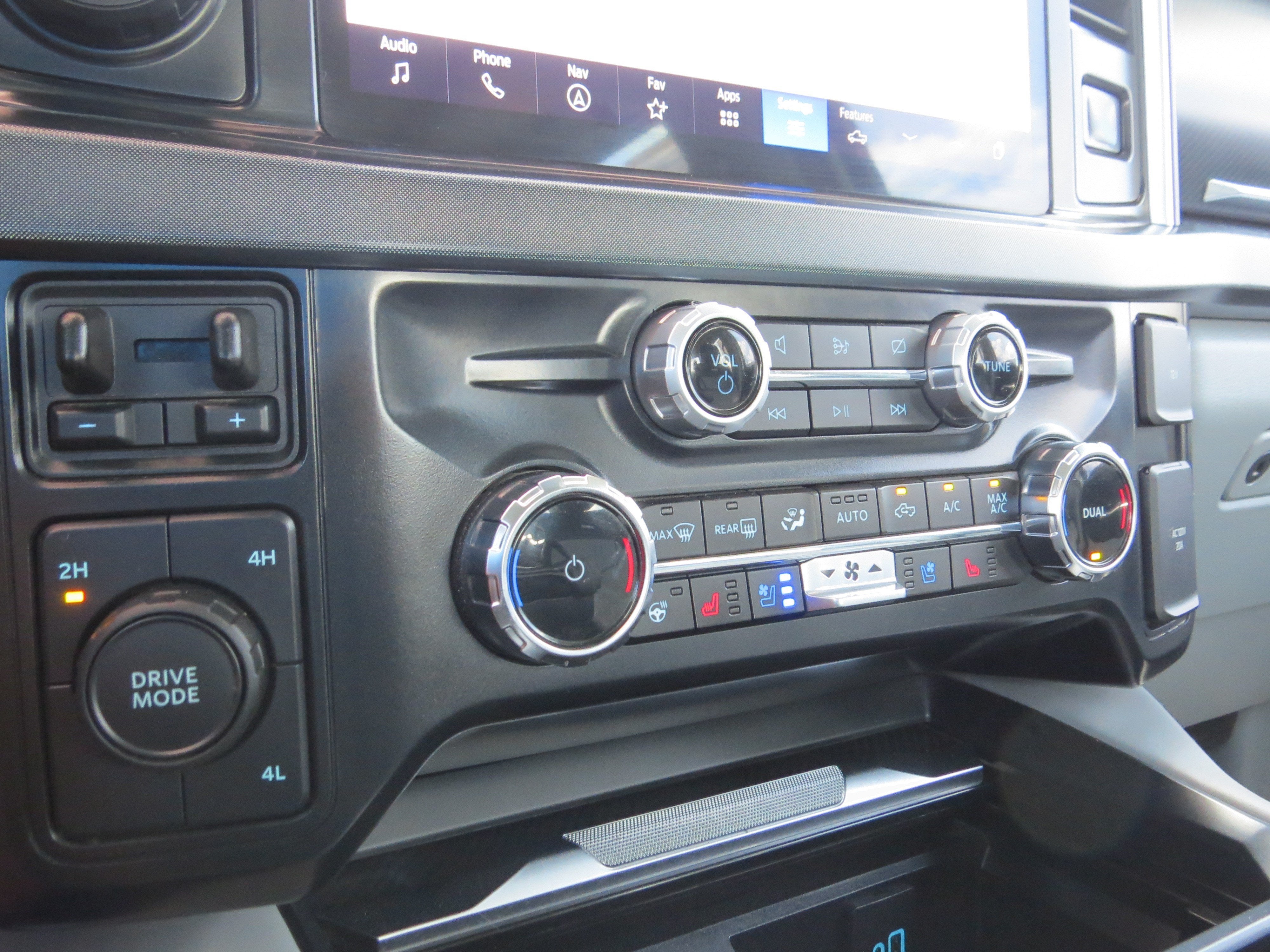 2024 Ford Super Duty F-450 DRW XL