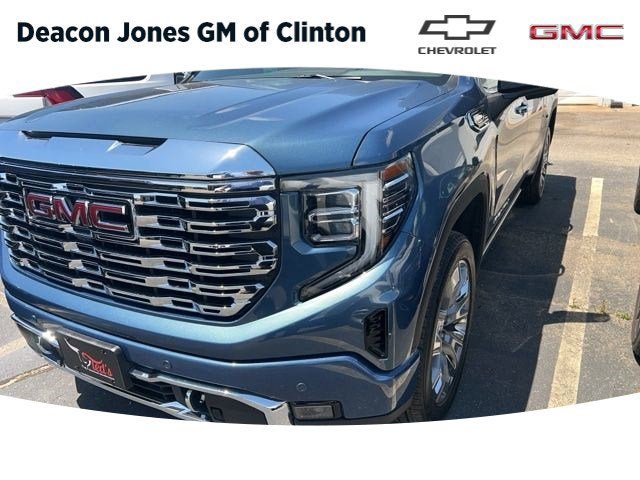 2025 GMC Sierra 4WD Crew Cab Short Box Denali's photo