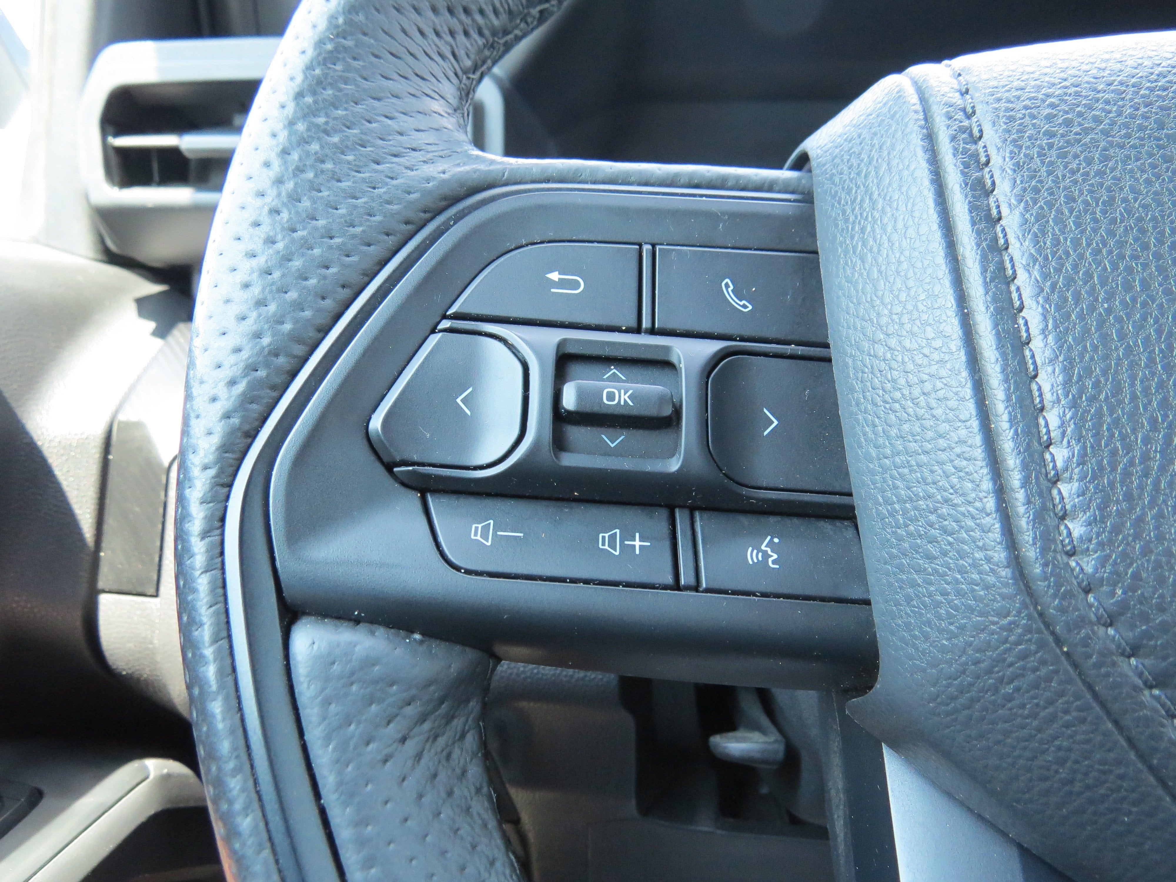 2025 Toyota Tacoma 4WD Limited Hybrid