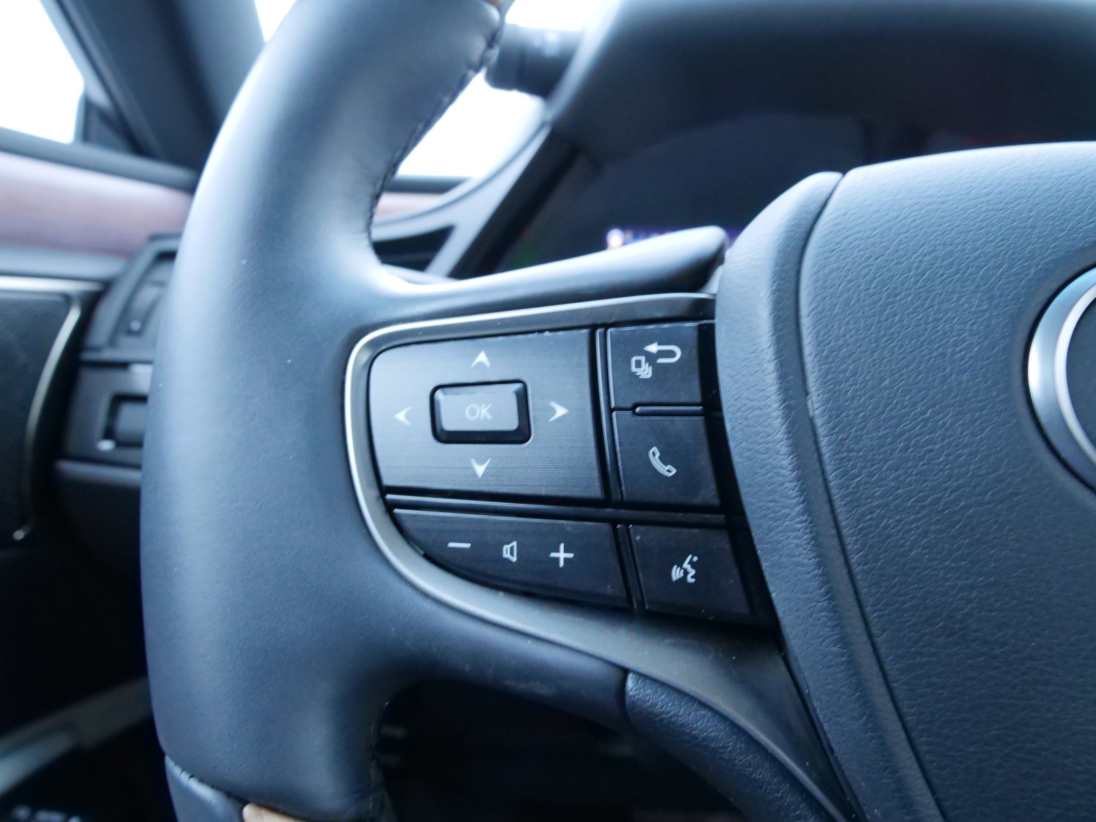 2024 Lexus ES ES 300h Ultra Luxury