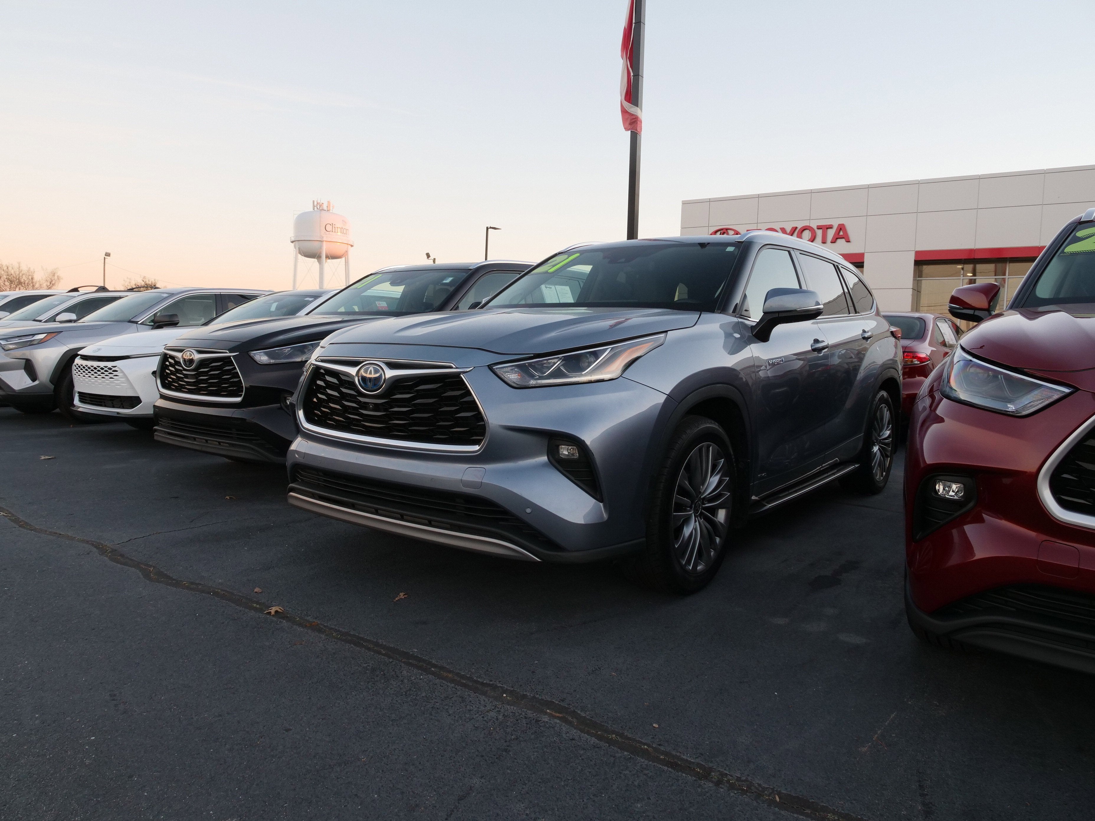 2021 Toyota Highlander Hybrid Platinum