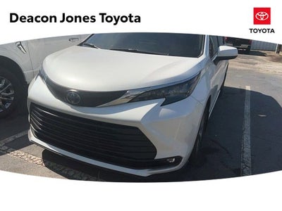 2025 Toyota Sienna XLE
