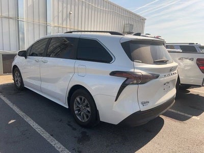 2025 Toyota Sienna XLE