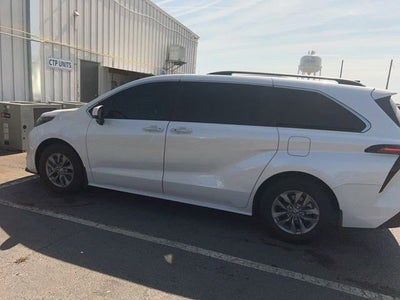2025 Toyota Sienna XLE