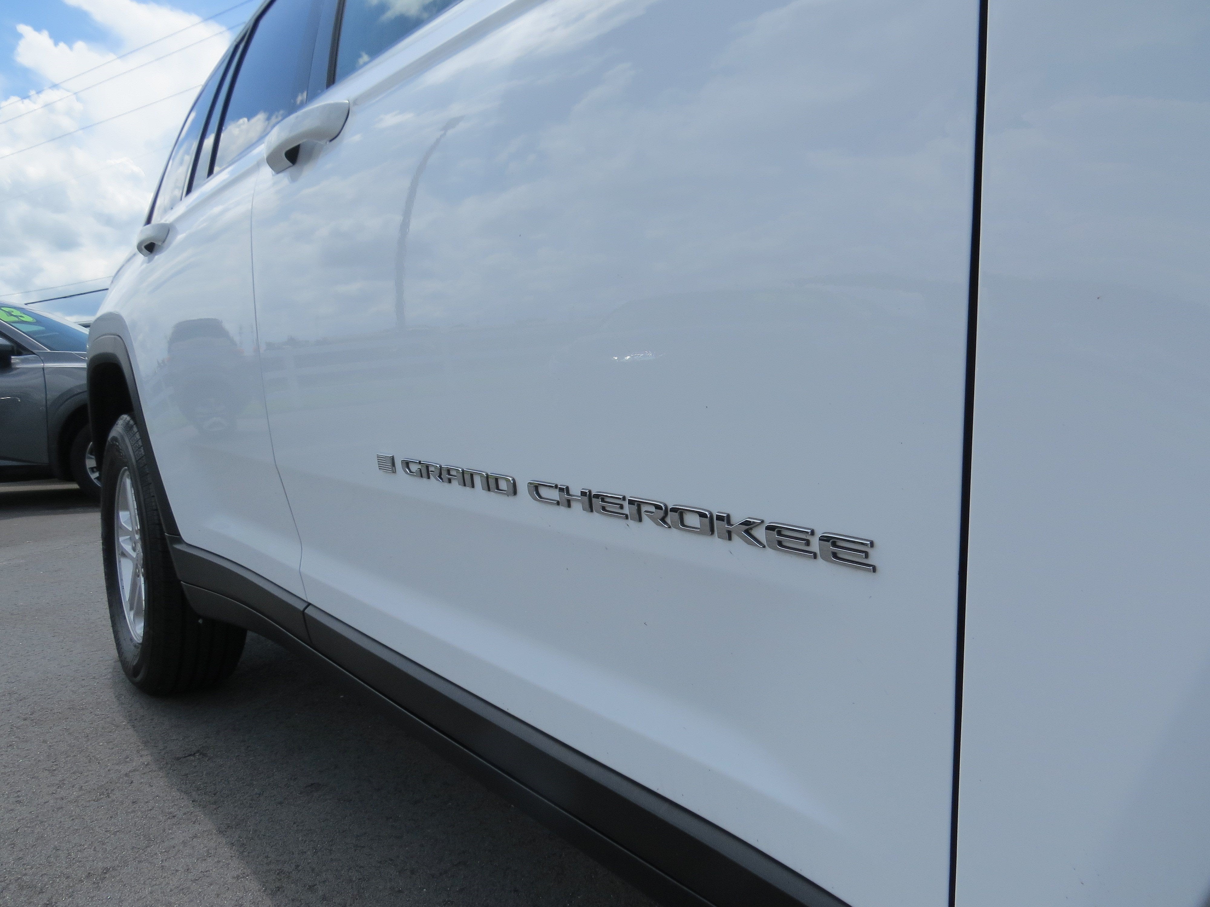 2023 Jeep Grand Cherokee Laredo