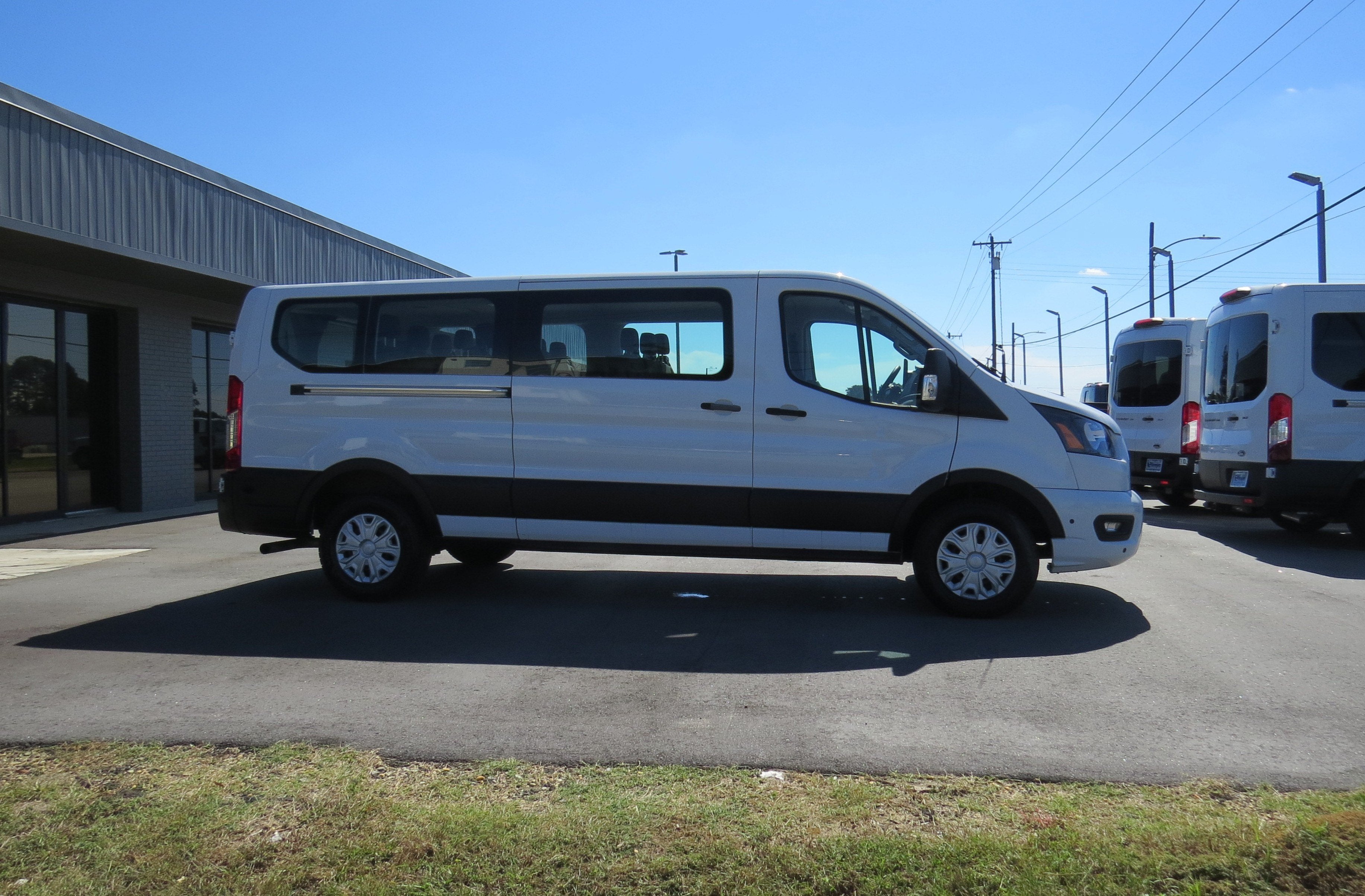 2024 Ford Transit Passenger Wagon XLT T-350 148 Low Roof RWD
