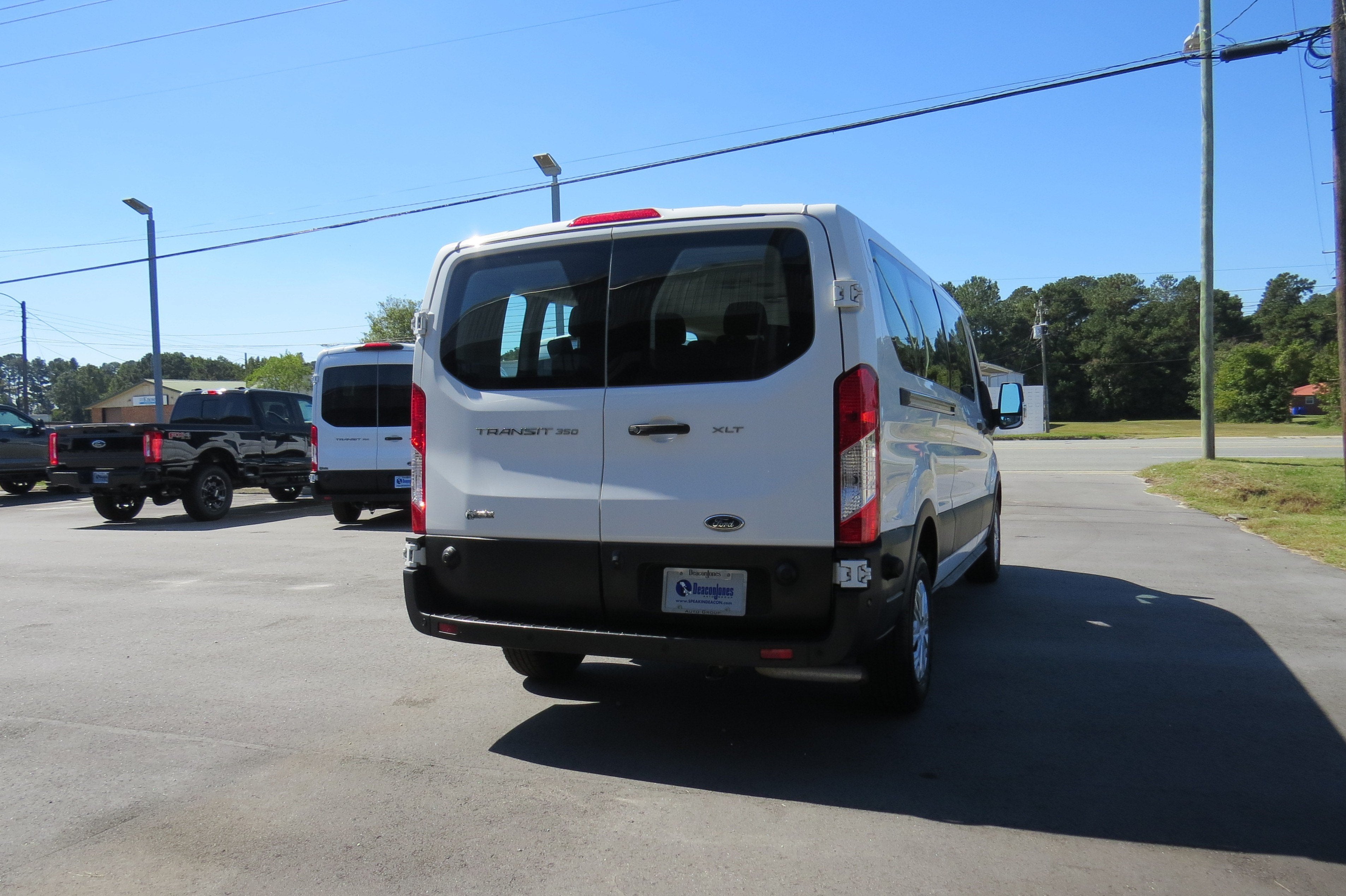 2024 Ford Transit Passenger Wagon XLT T-350 148 Low Roof RWD