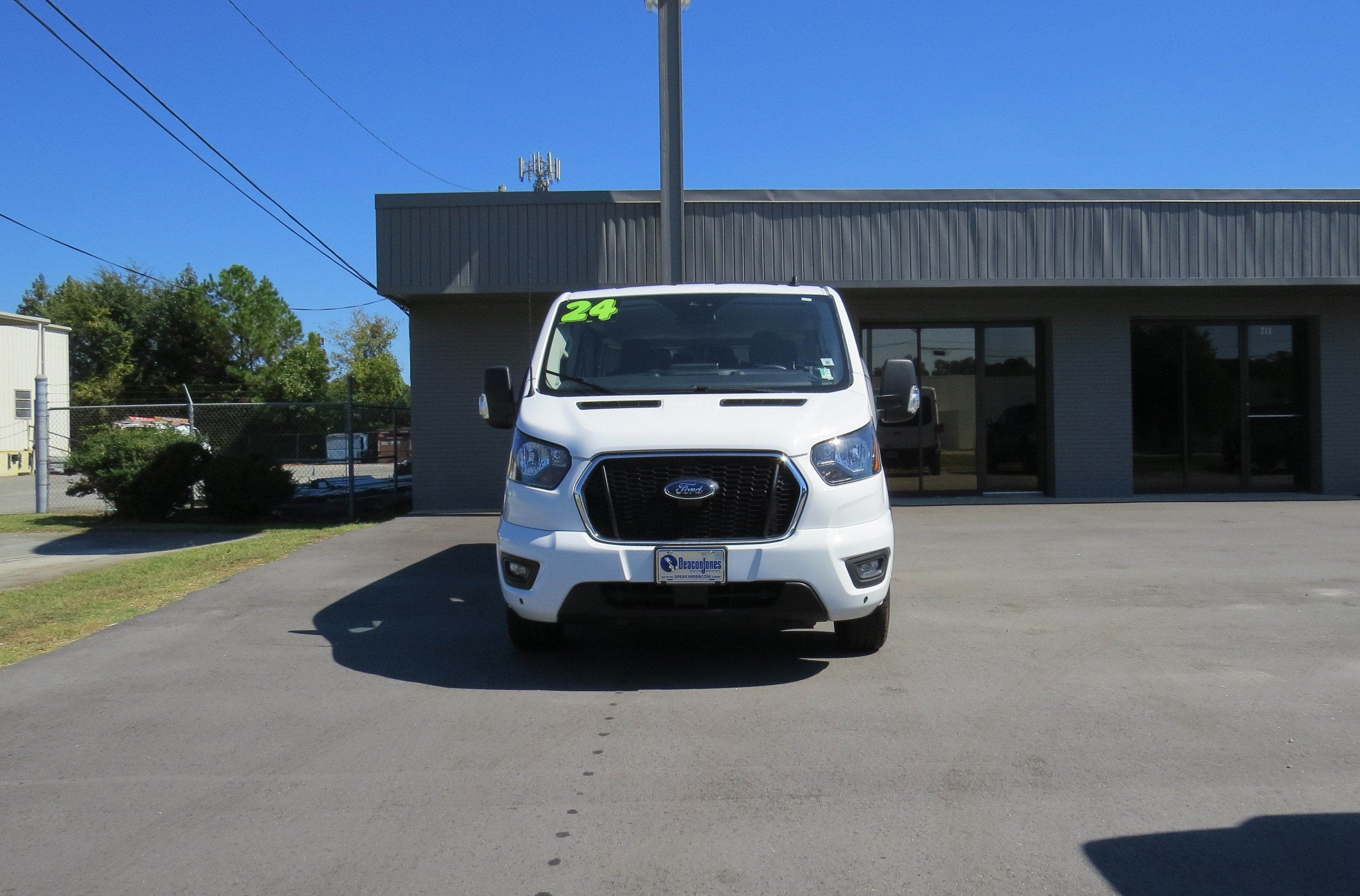 2024 Ford Transit Passenger Wagon XLT T-350 148 Low Roof RWD