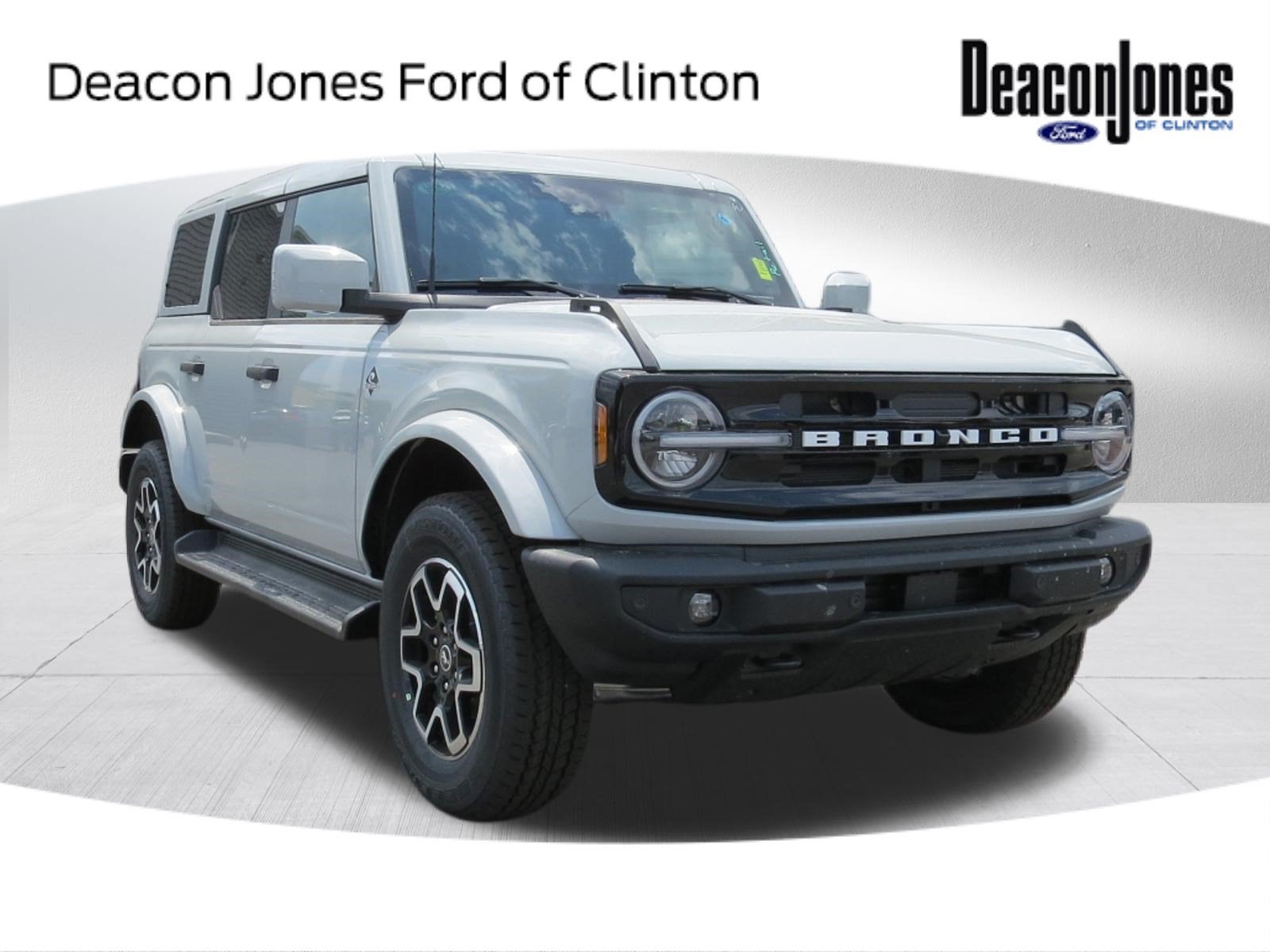 2026 Ford Bronco Outer Banks