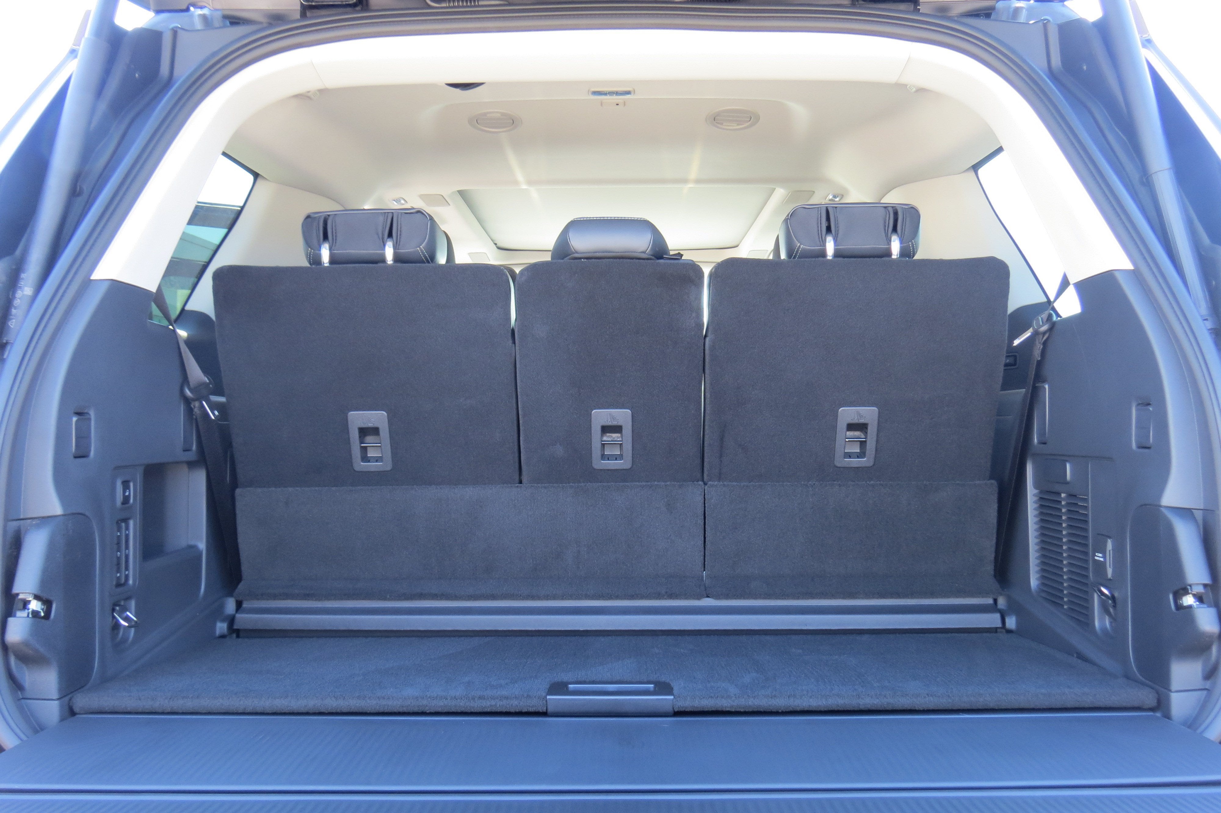 2027 Ford Expedition Platinum 4x4 w/ Drivers Pkg.