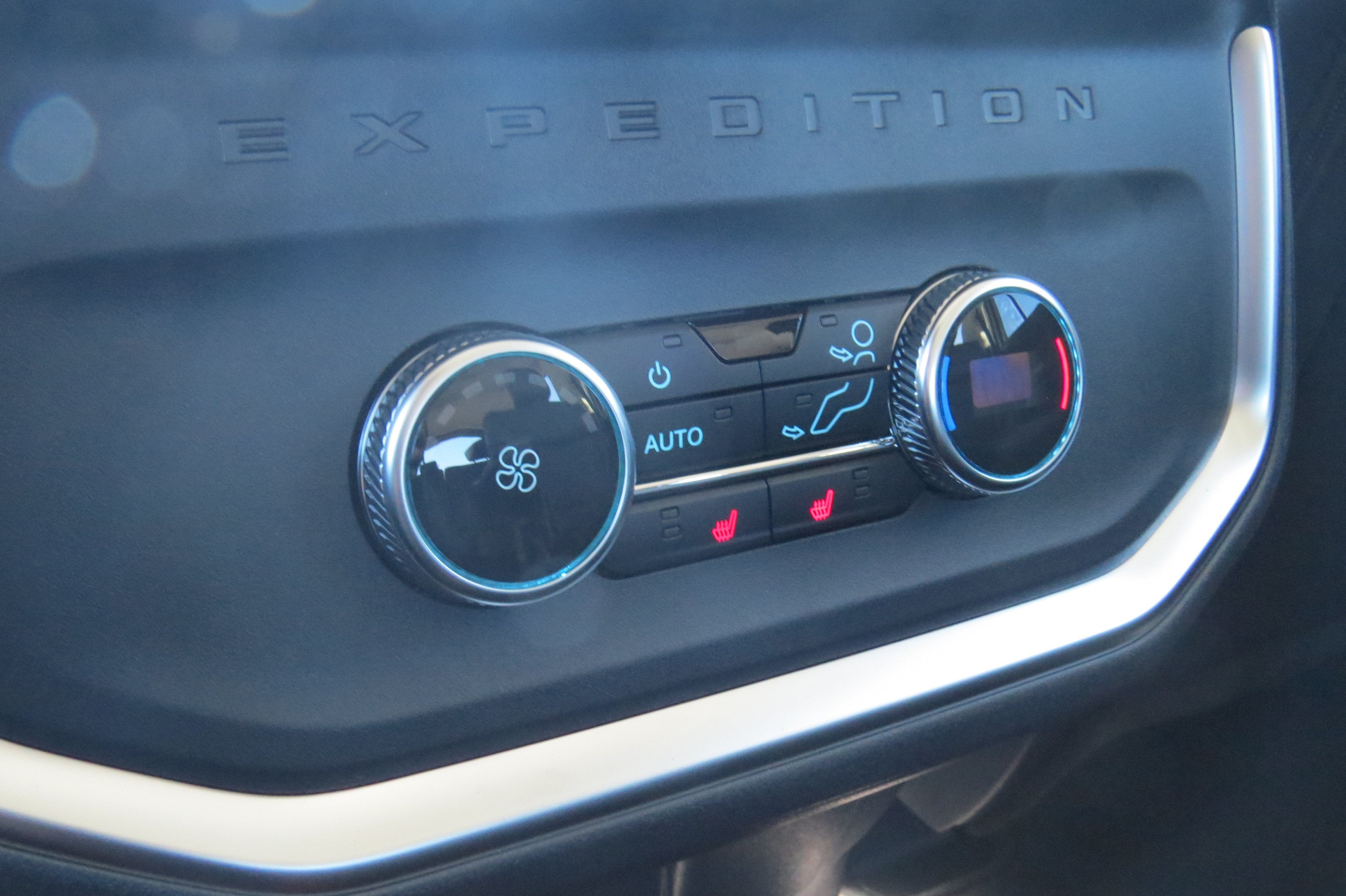 2027 Ford Expedition Platinum 4x4 w/ Drivers Pkg.