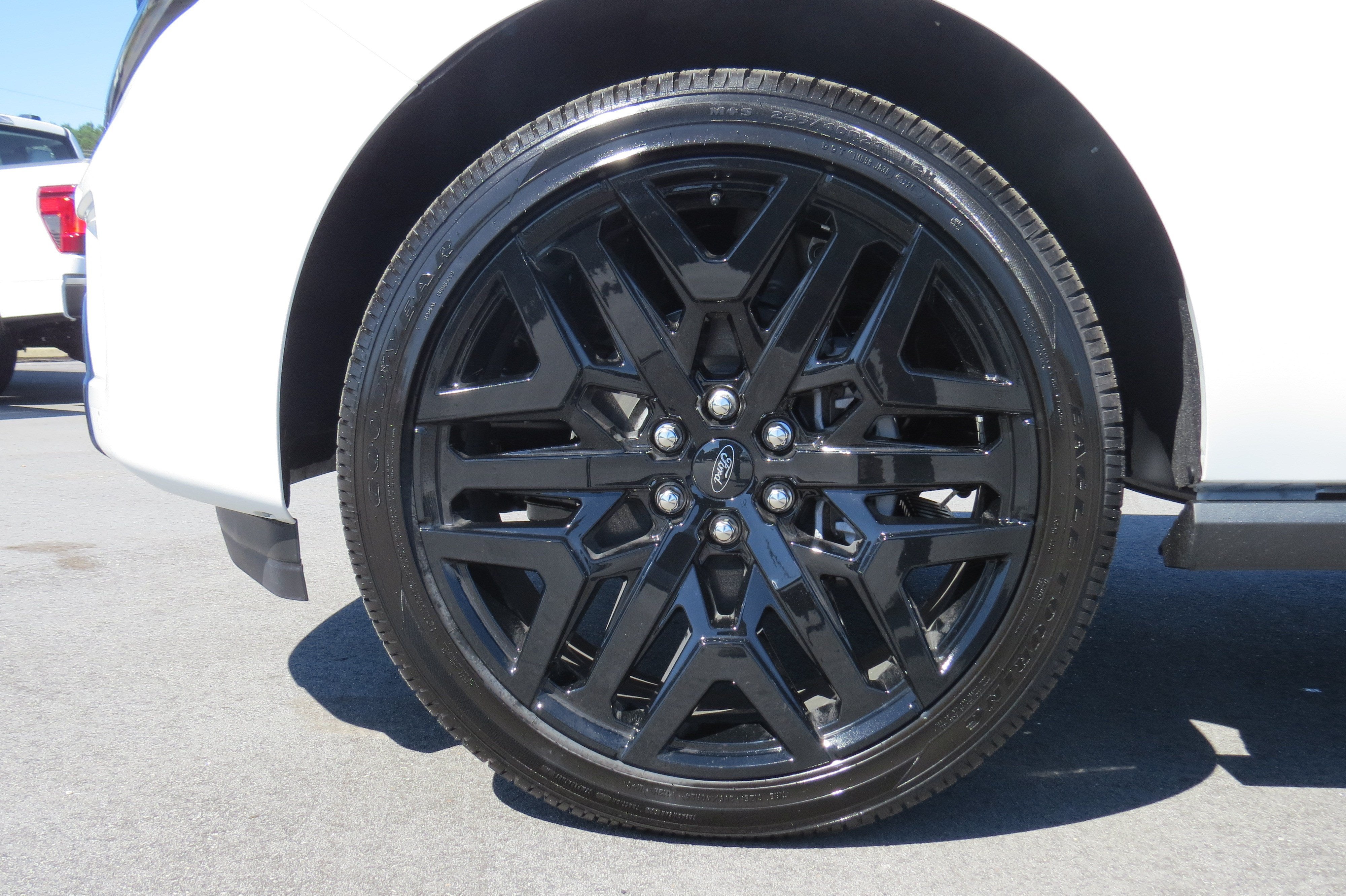 2027 Ford Expedition Platinum 4x4 w/ Stealth Appearance & Performance Pkg.