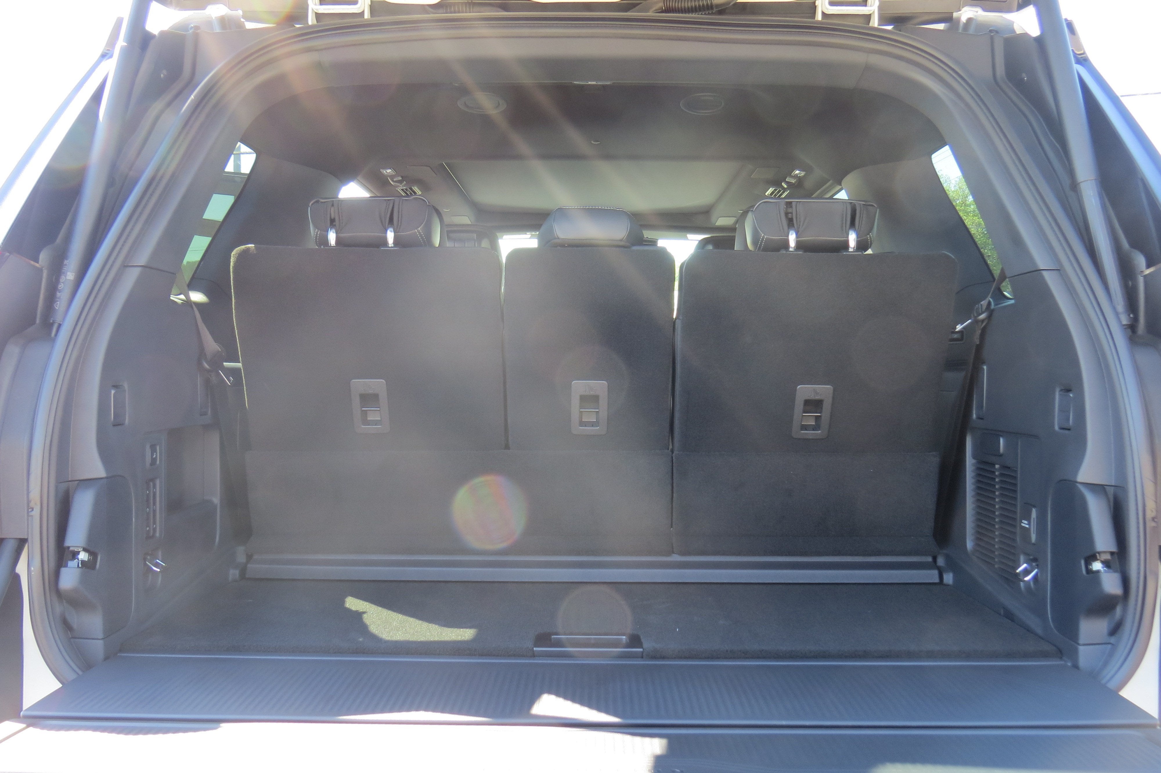 2027 Ford Expedition Platinum 4x4 w/ Stealth Appearance & Performance Pkg.