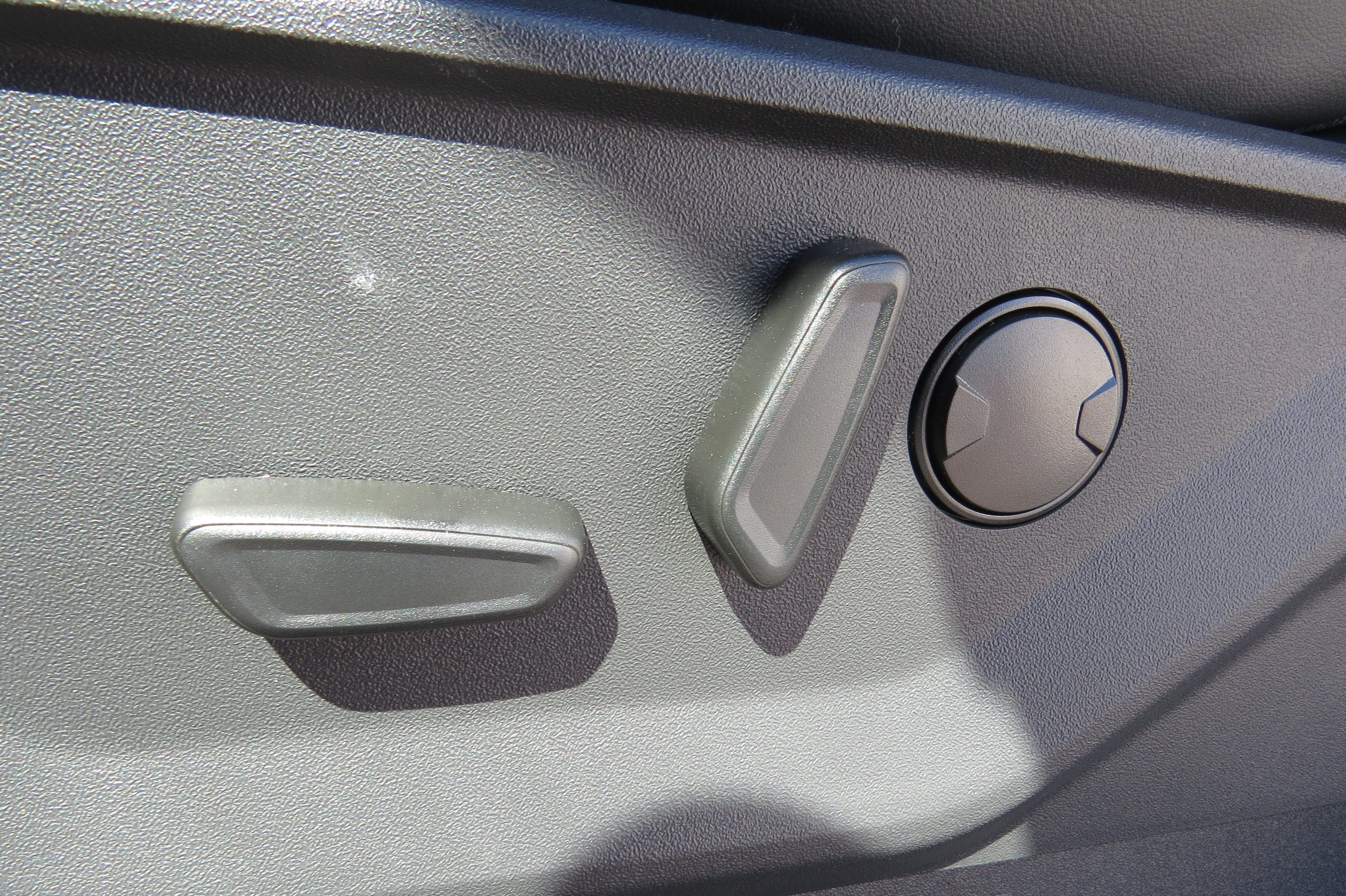 2027 Ford Expedition Platinum 4x4 w/ Stealth Appearance & Performance Pkg.