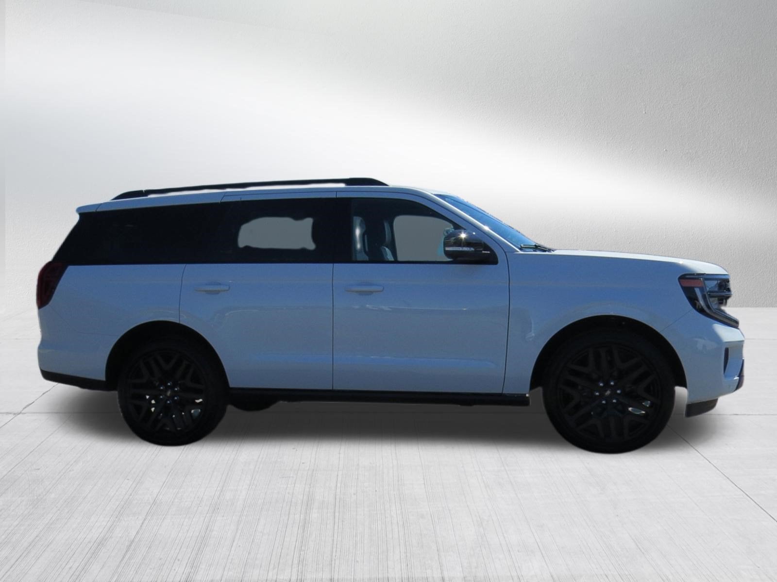 2027 Ford Expedition Platinum 4x4 w/ Stealth Appearance & Performance Pkg.