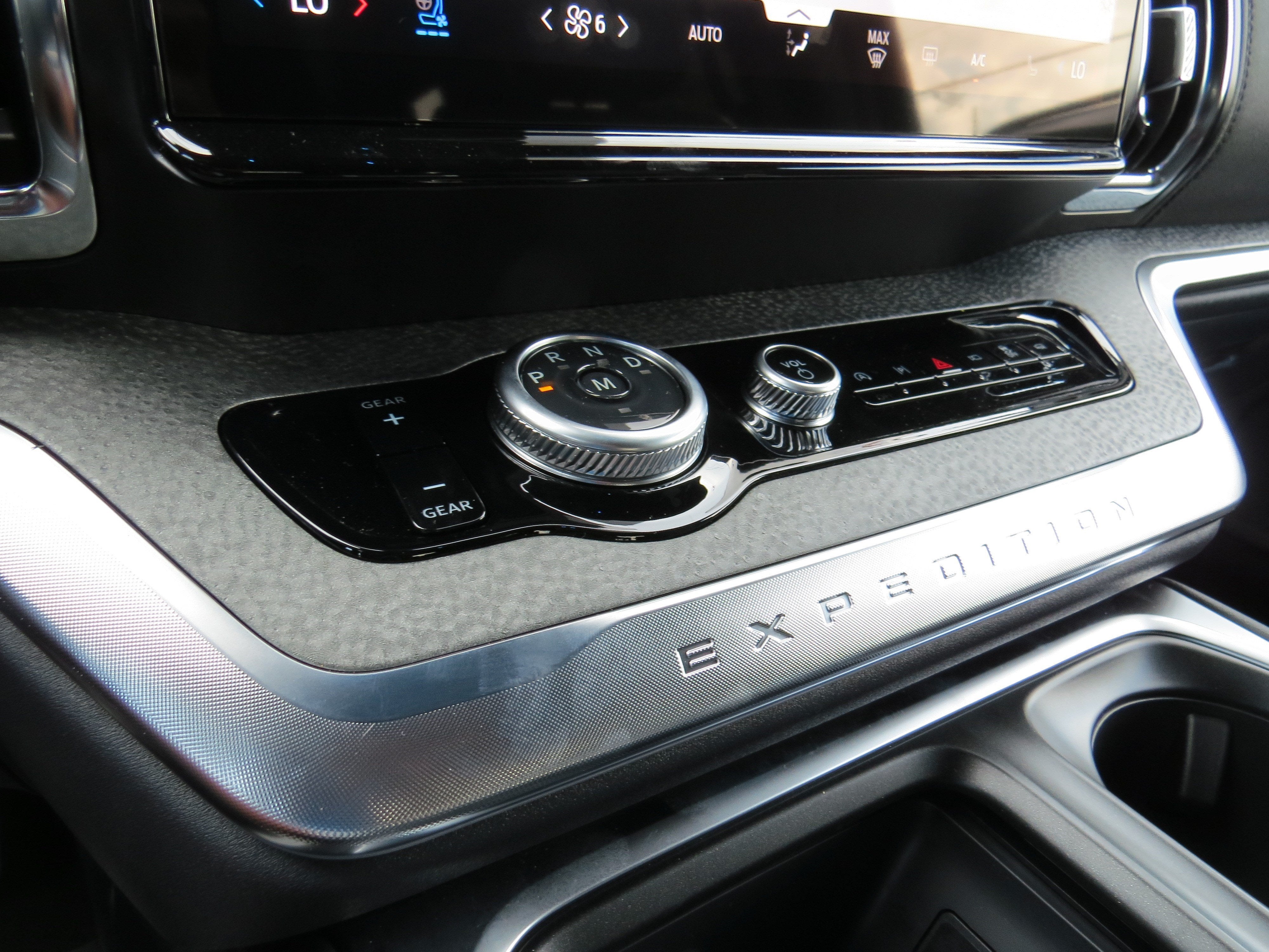 2027 Ford Expedition Tremor