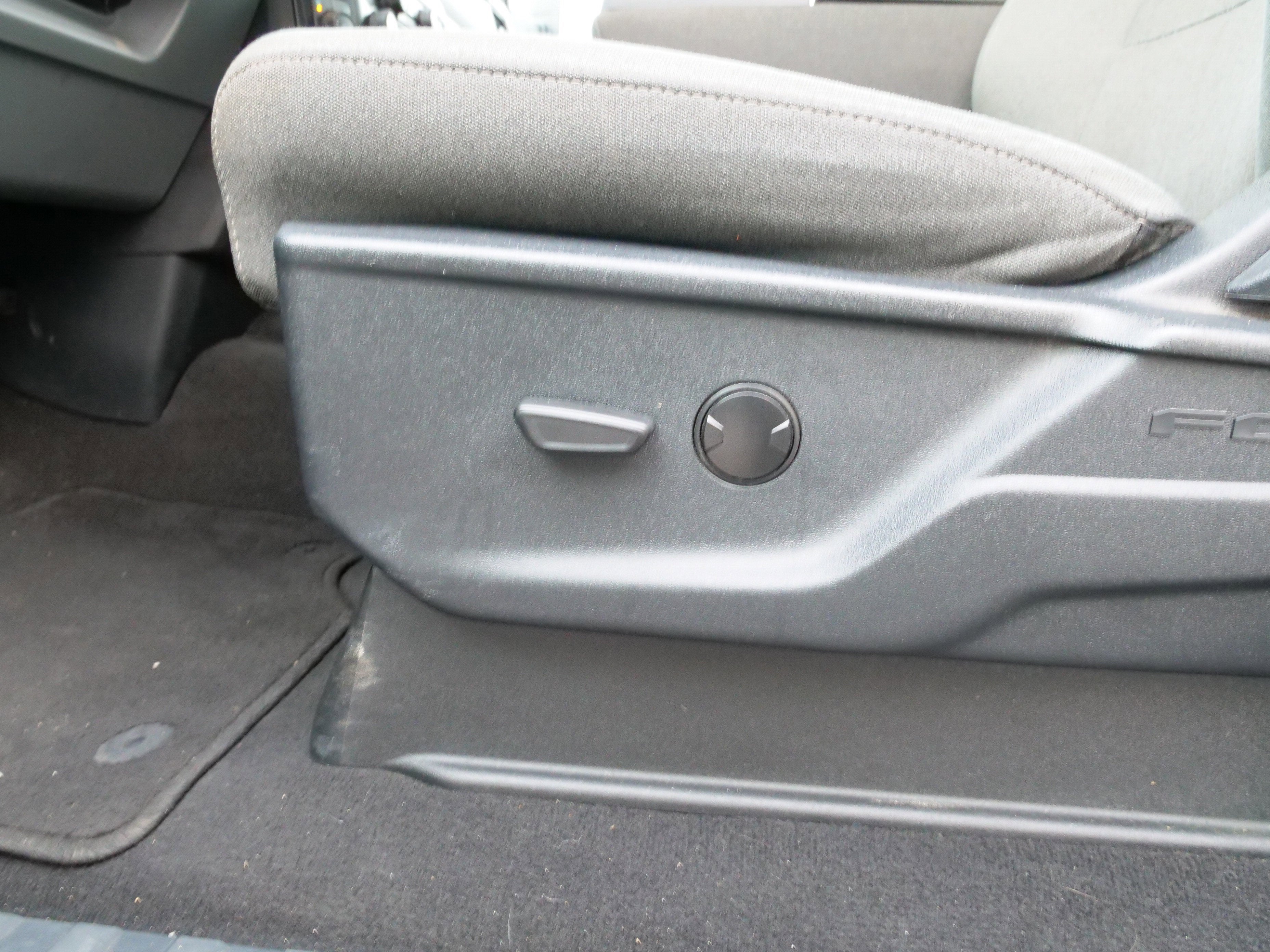 2025 Ford Super Duty F-250 SRW Base