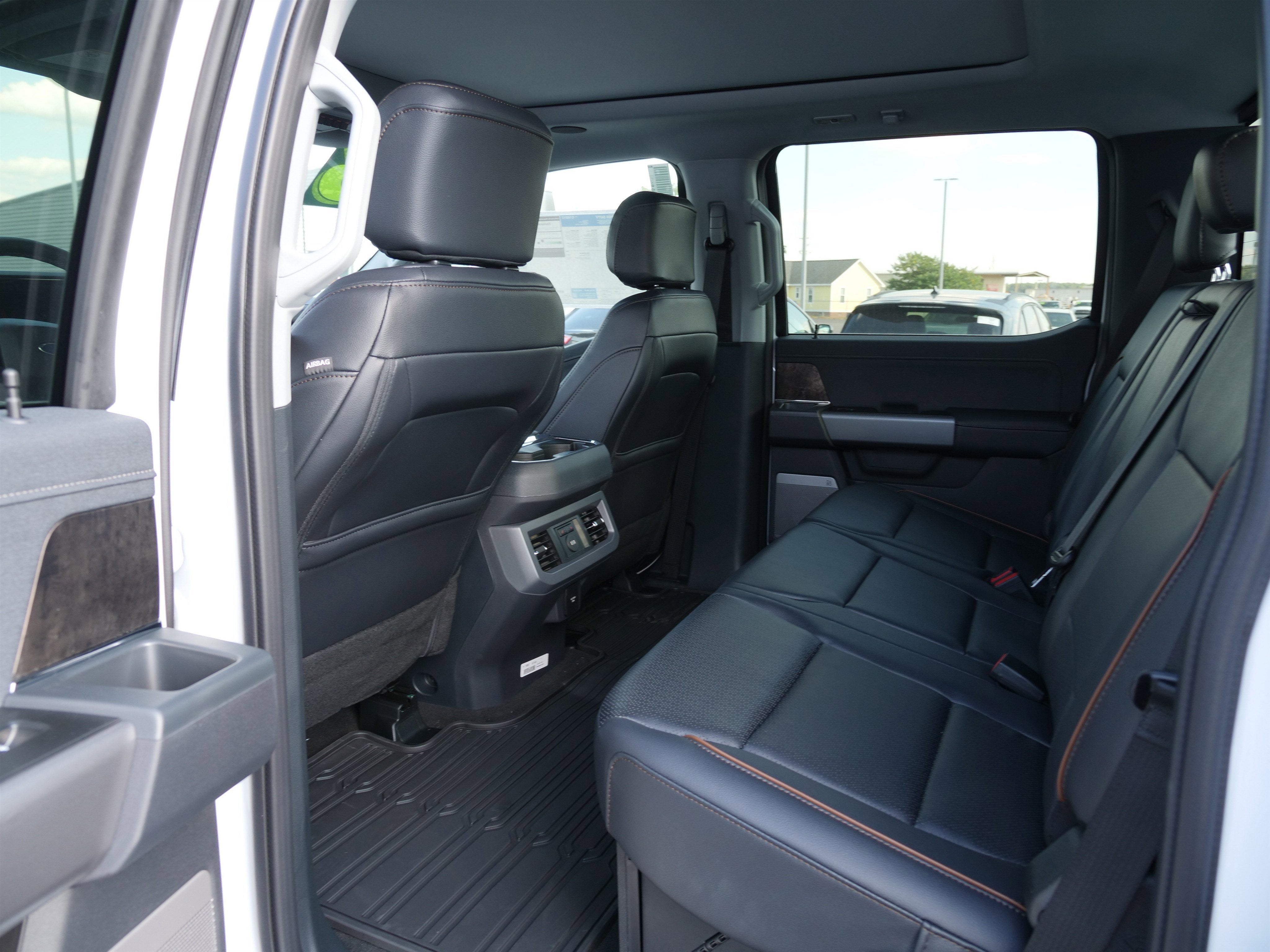 2026 Ford Super Duty F-350 SRW F-350® Lariat®