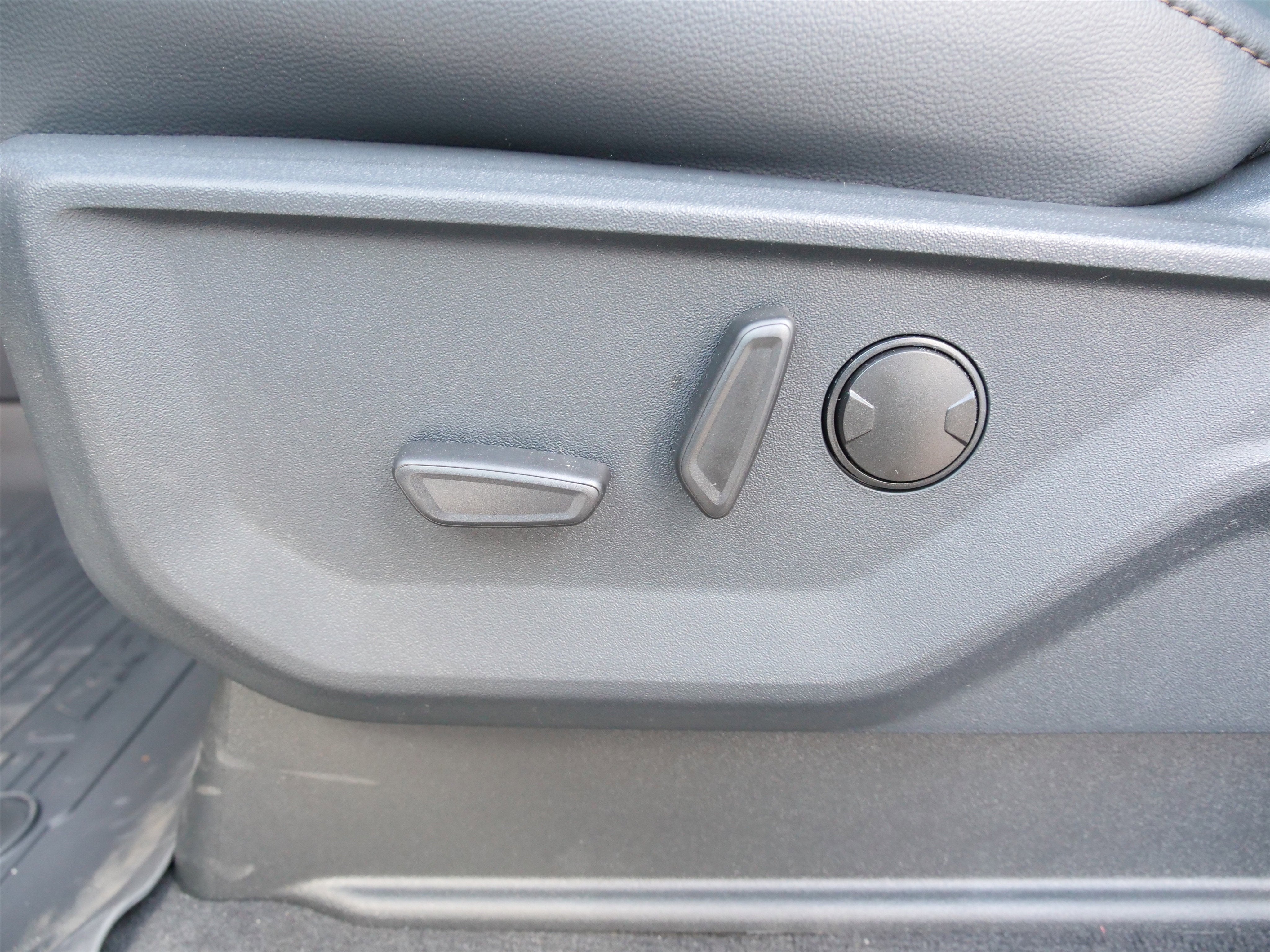 2026 Ford Super Duty F-350 SRW F-350® Lariat®