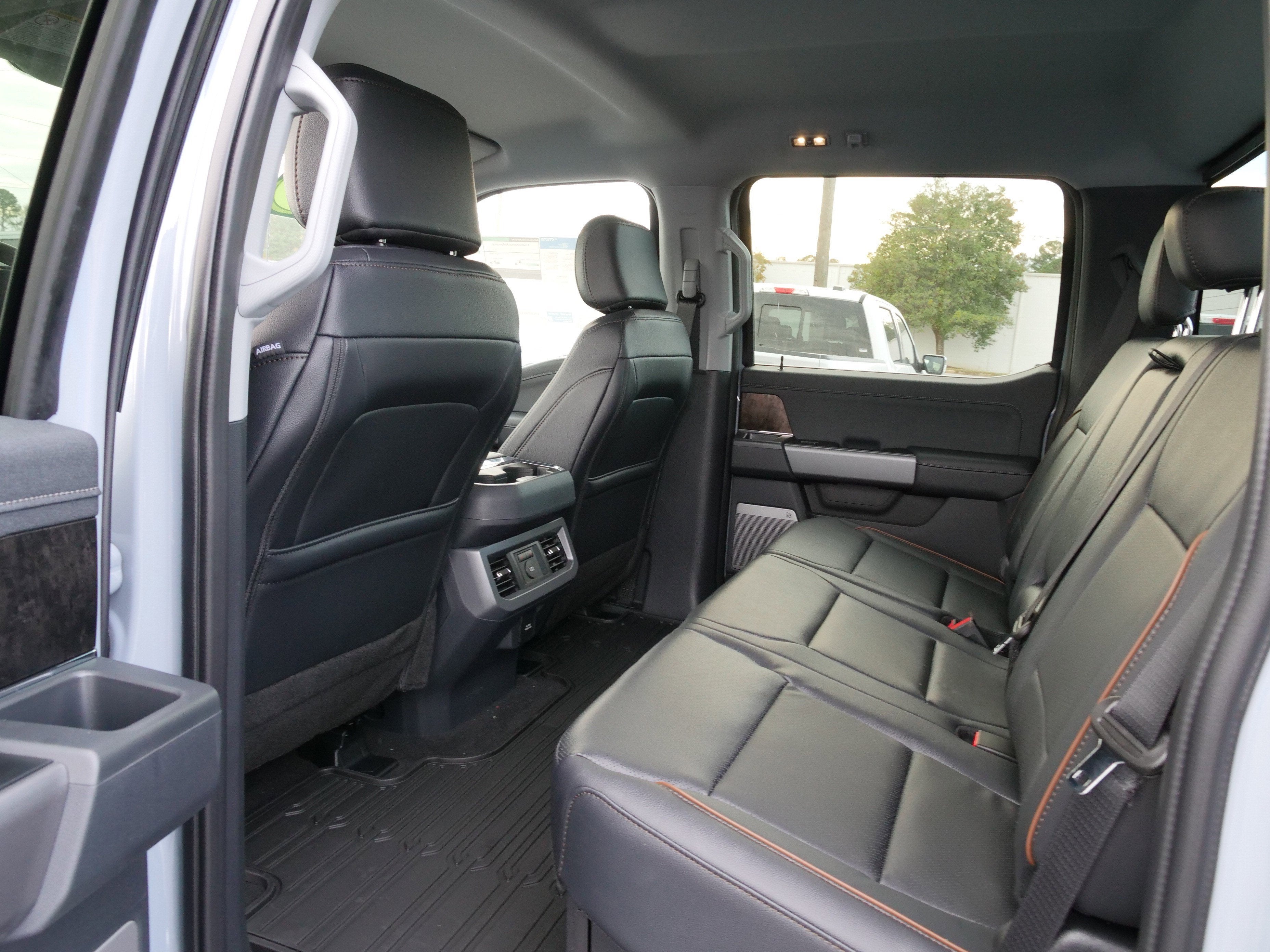 2026 Ford Super Duty F-350 SRW F-350® Lariat®