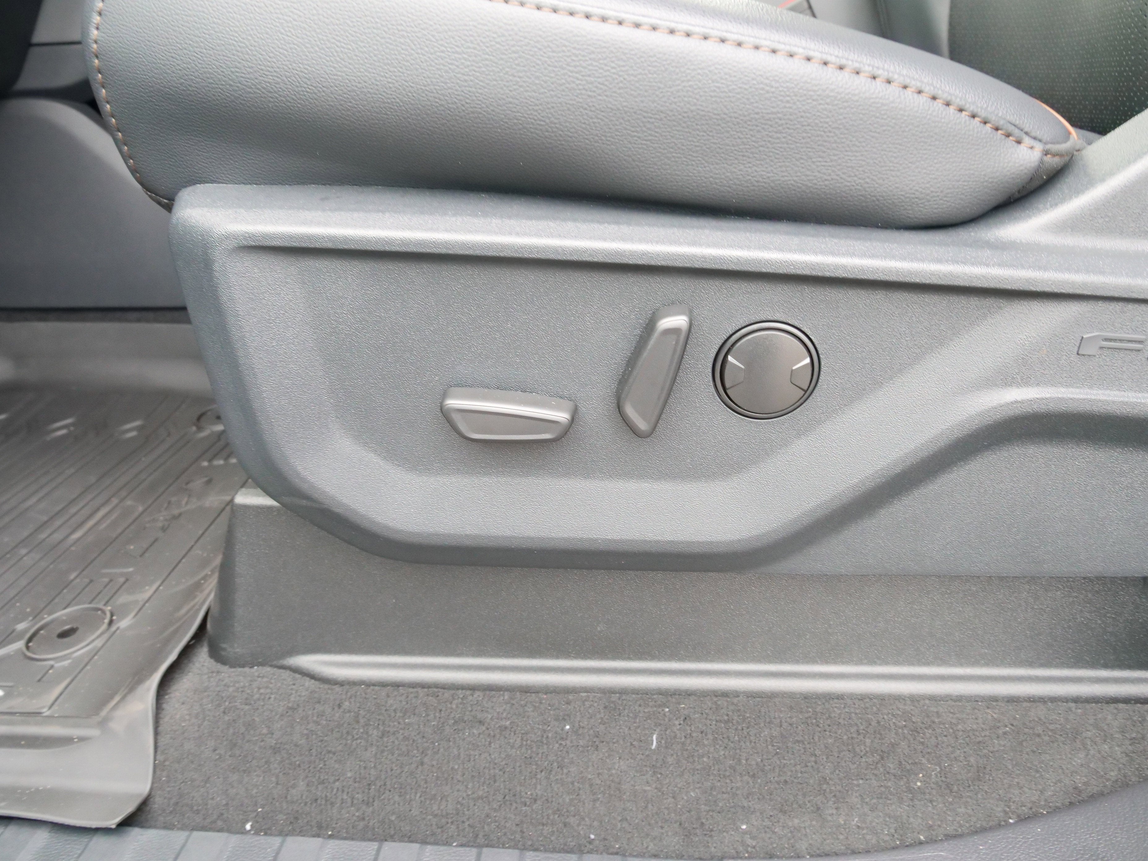 2026 Ford Super Duty F-350 SRW F-350® Lariat®