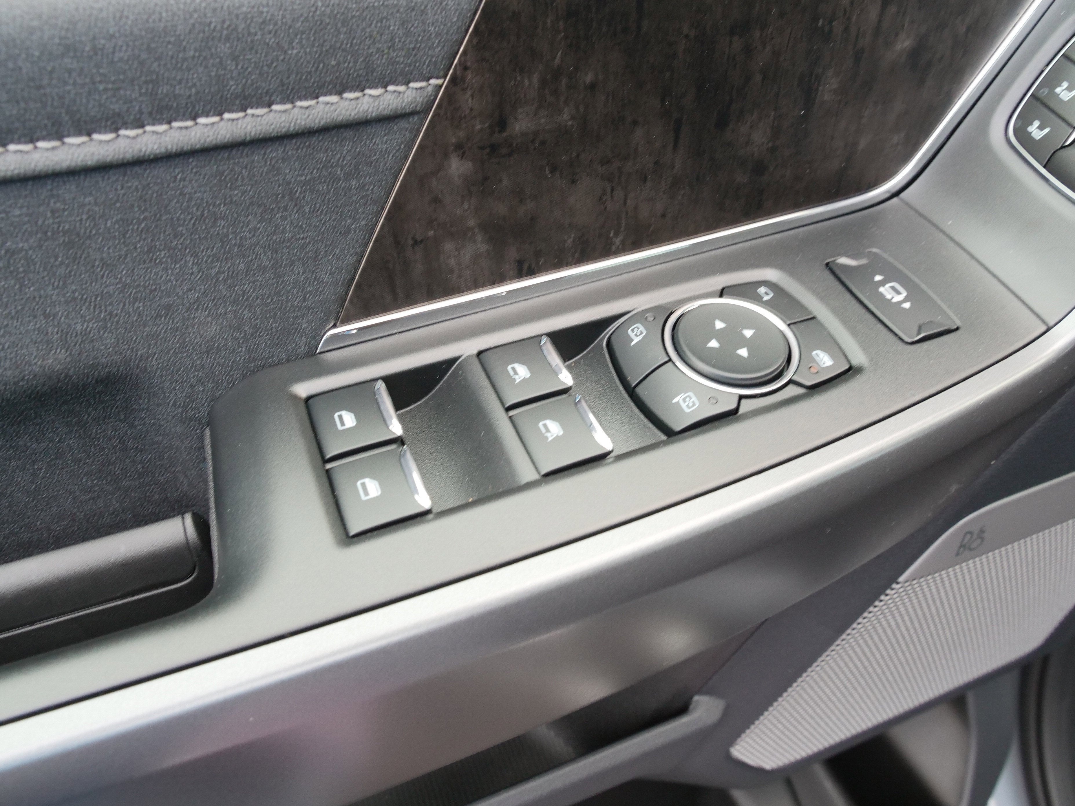 2026 Ford Super Duty F-350 SRW F-350® Lariat®