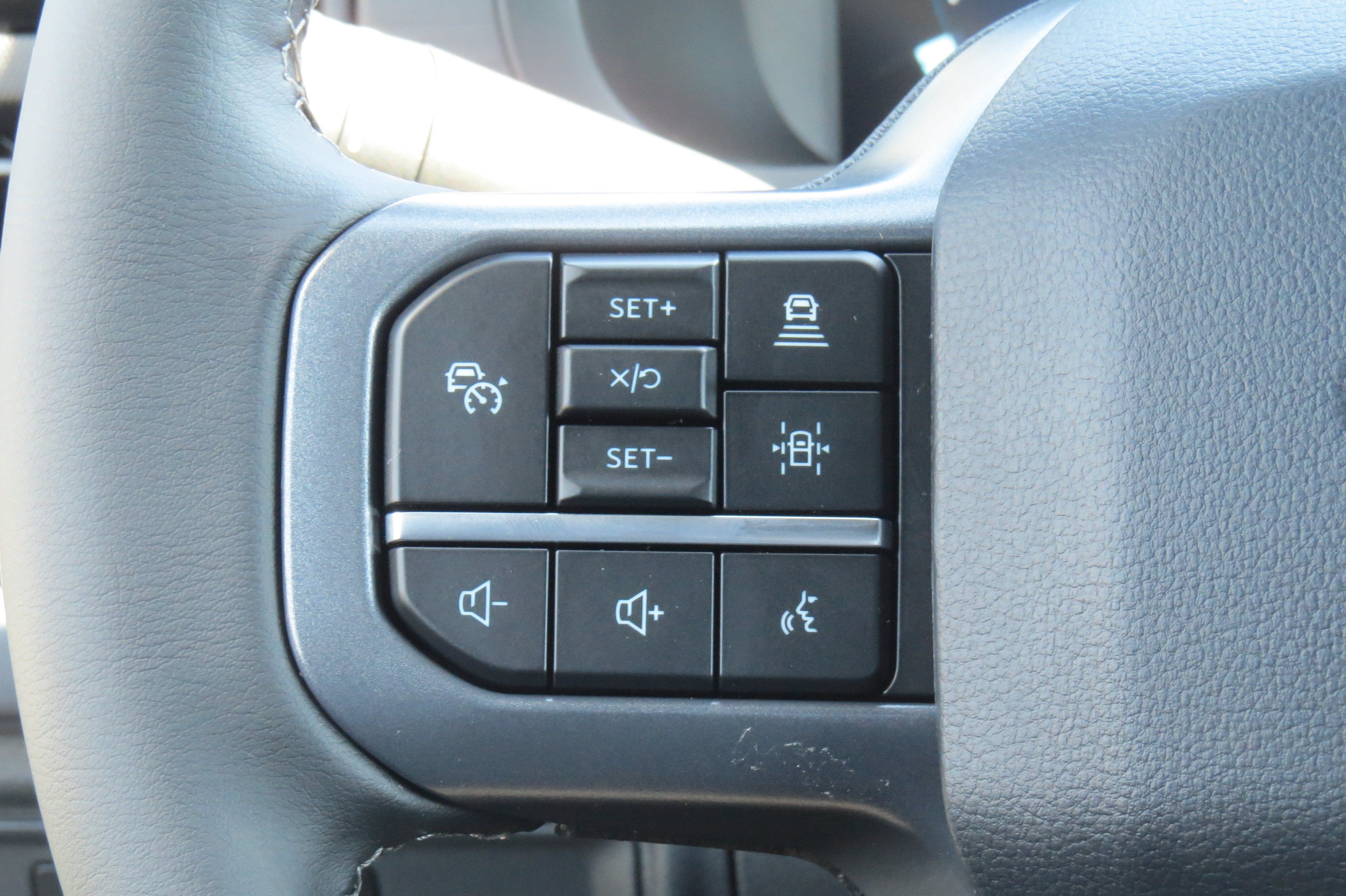 2026 Ford F-150 XLT 4WD SuperCrew w/ Black Appearance Pkg.