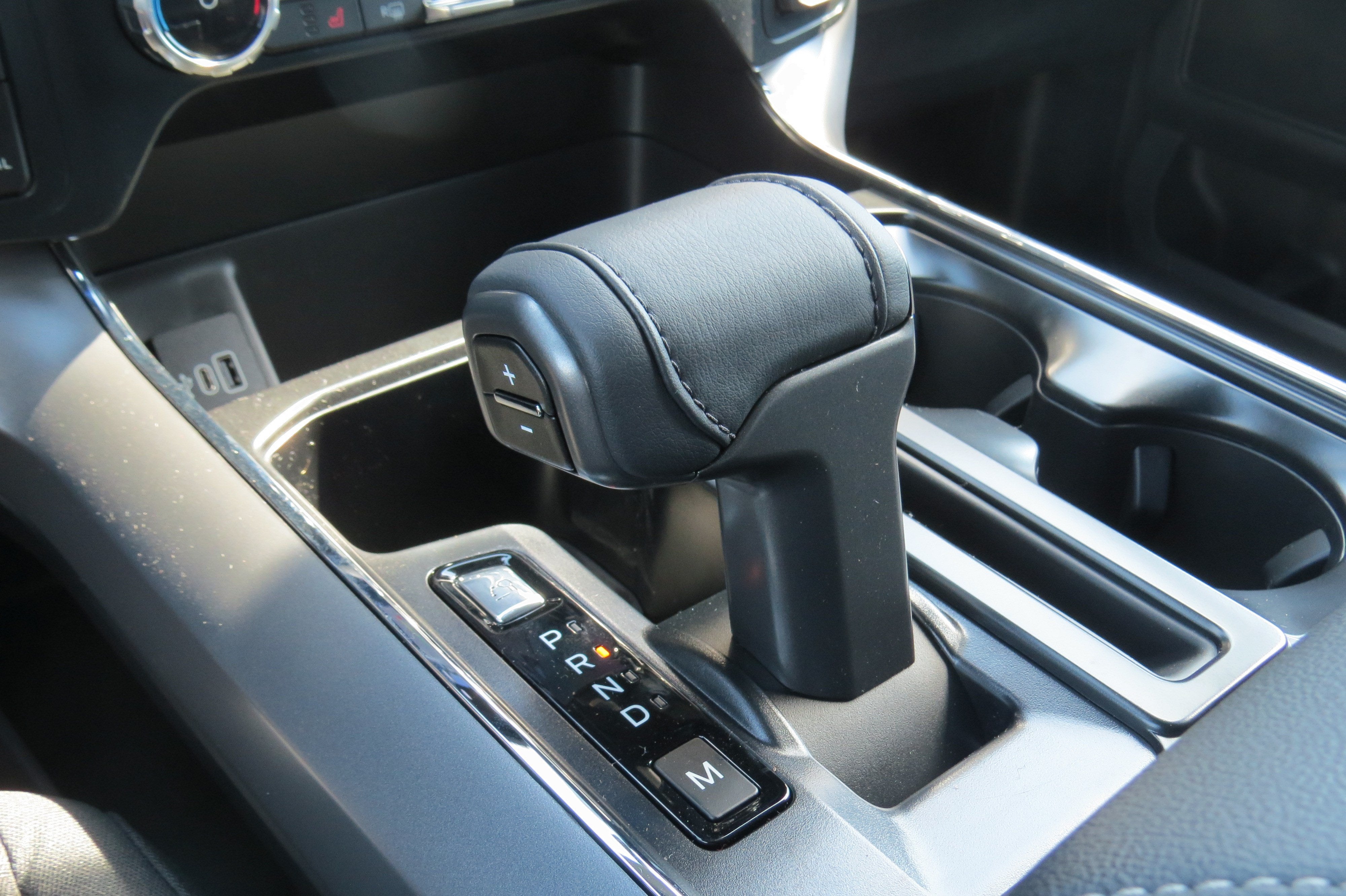 2026 Ford F-150 XLT 4WD SuperCrew w/ Black Appearance Pkg.