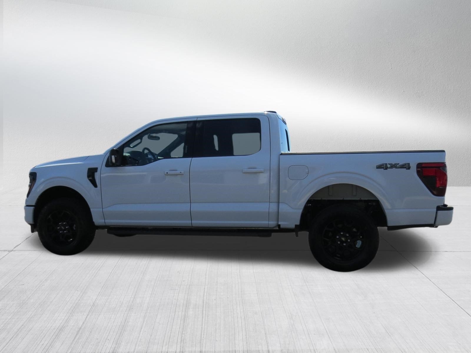 2026 Ford F-150 XLT 4WD SuperCrew w/ Black Appearance Pkg.