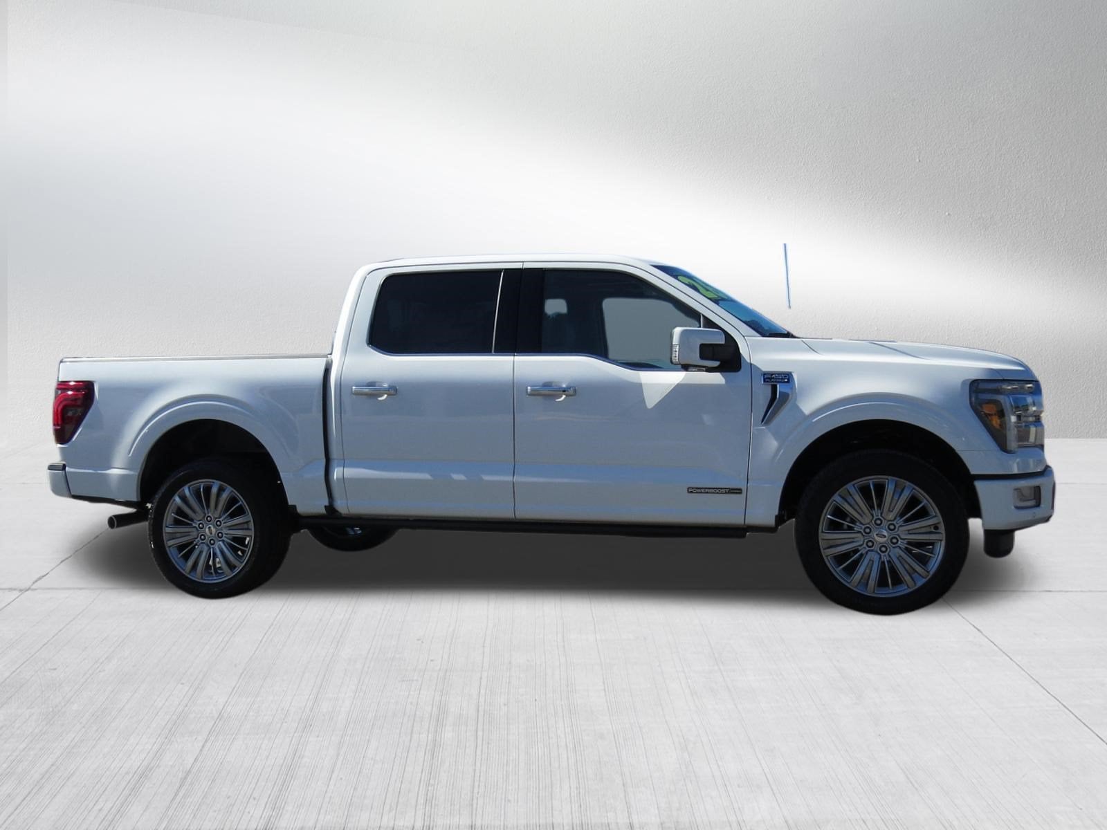 2026 Ford F-150 Platinum 4WD SuperCrew w/ Twin Panel Sunroof