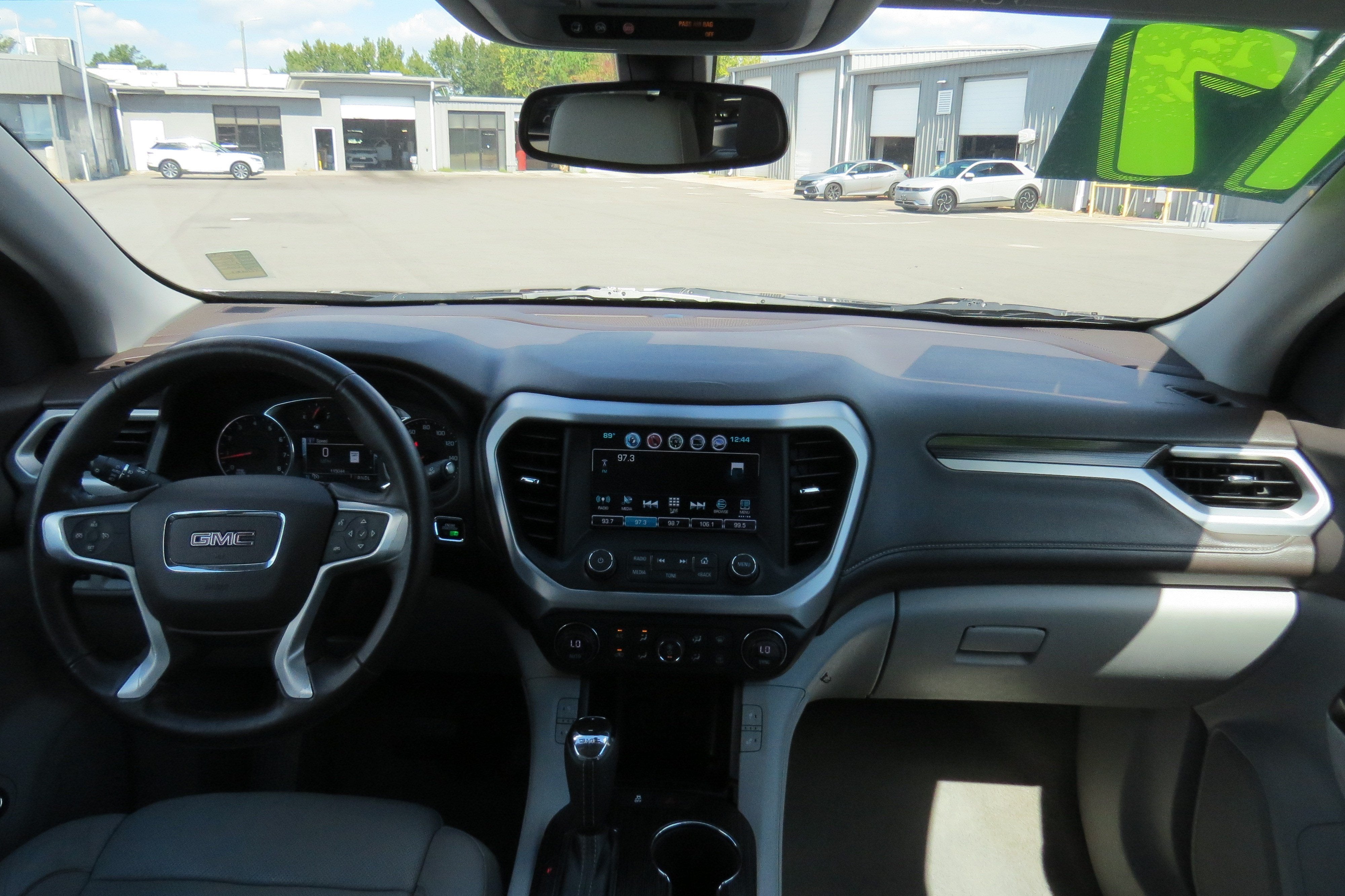 2017 GMC Acadia SLT AWD w/ 3rd Row