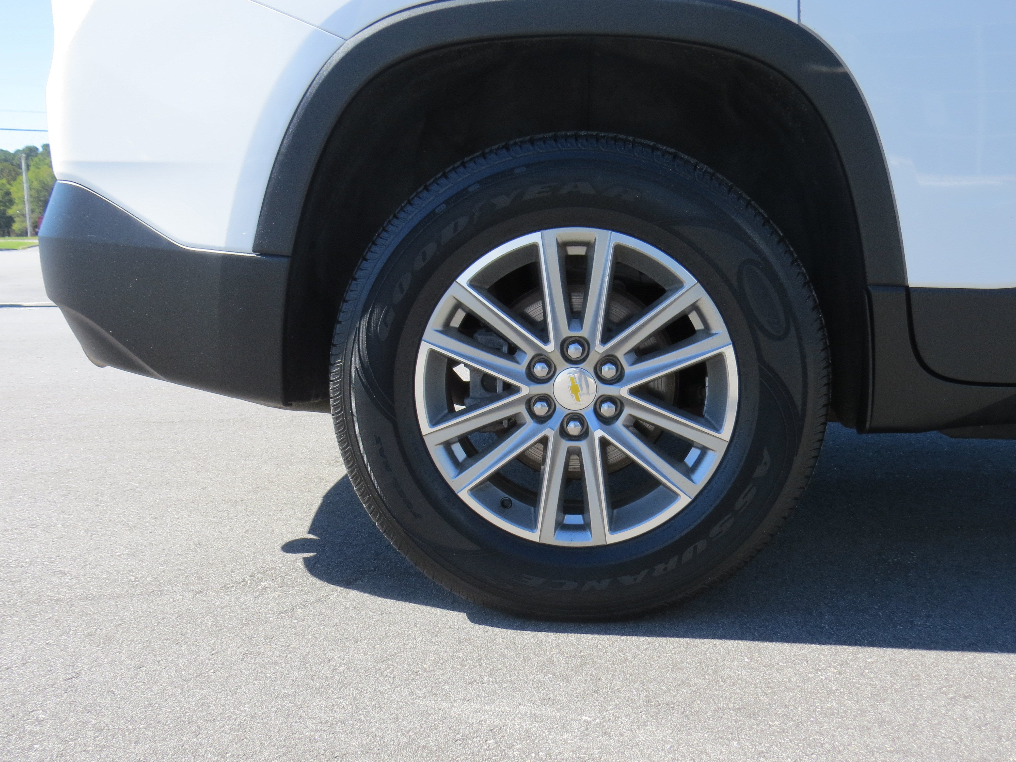2022 Chevrolet Traverse LT Leather AWD w/ 3rd Row