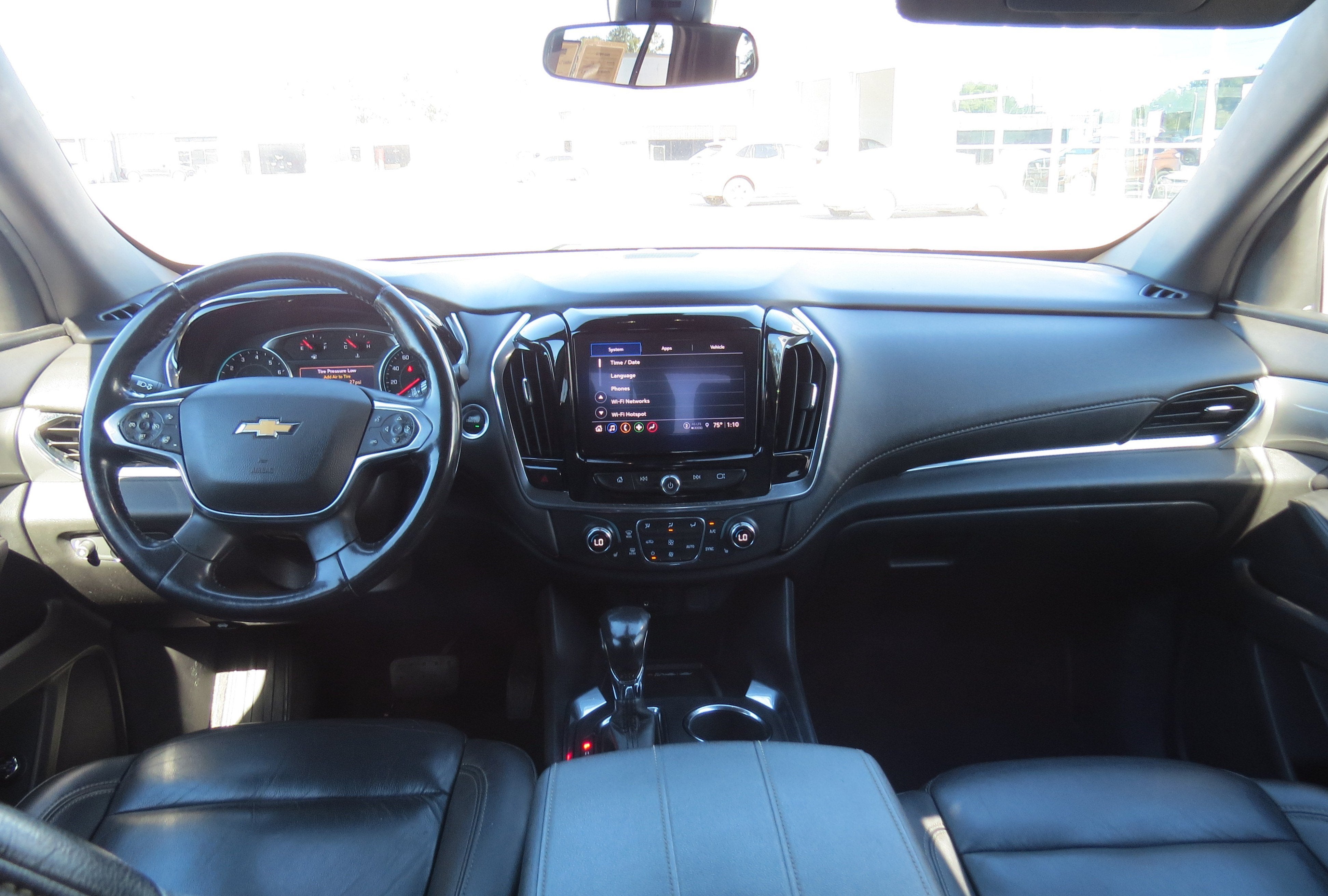 2022 Chevrolet Traverse LT Leather AWD w/ 3rd Row
