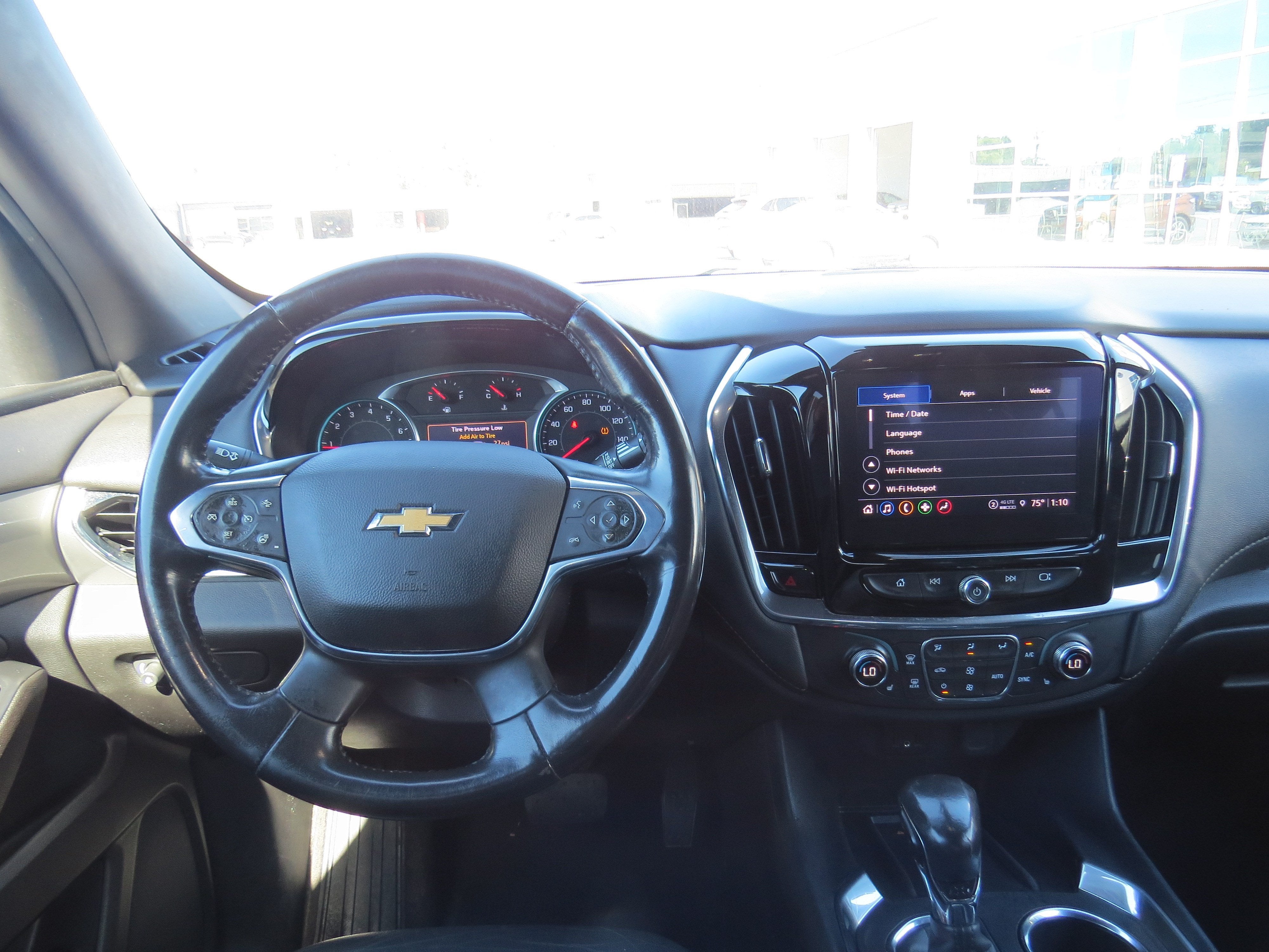 2022 Chevrolet Traverse LT Leather AWD w/ 3rd Row