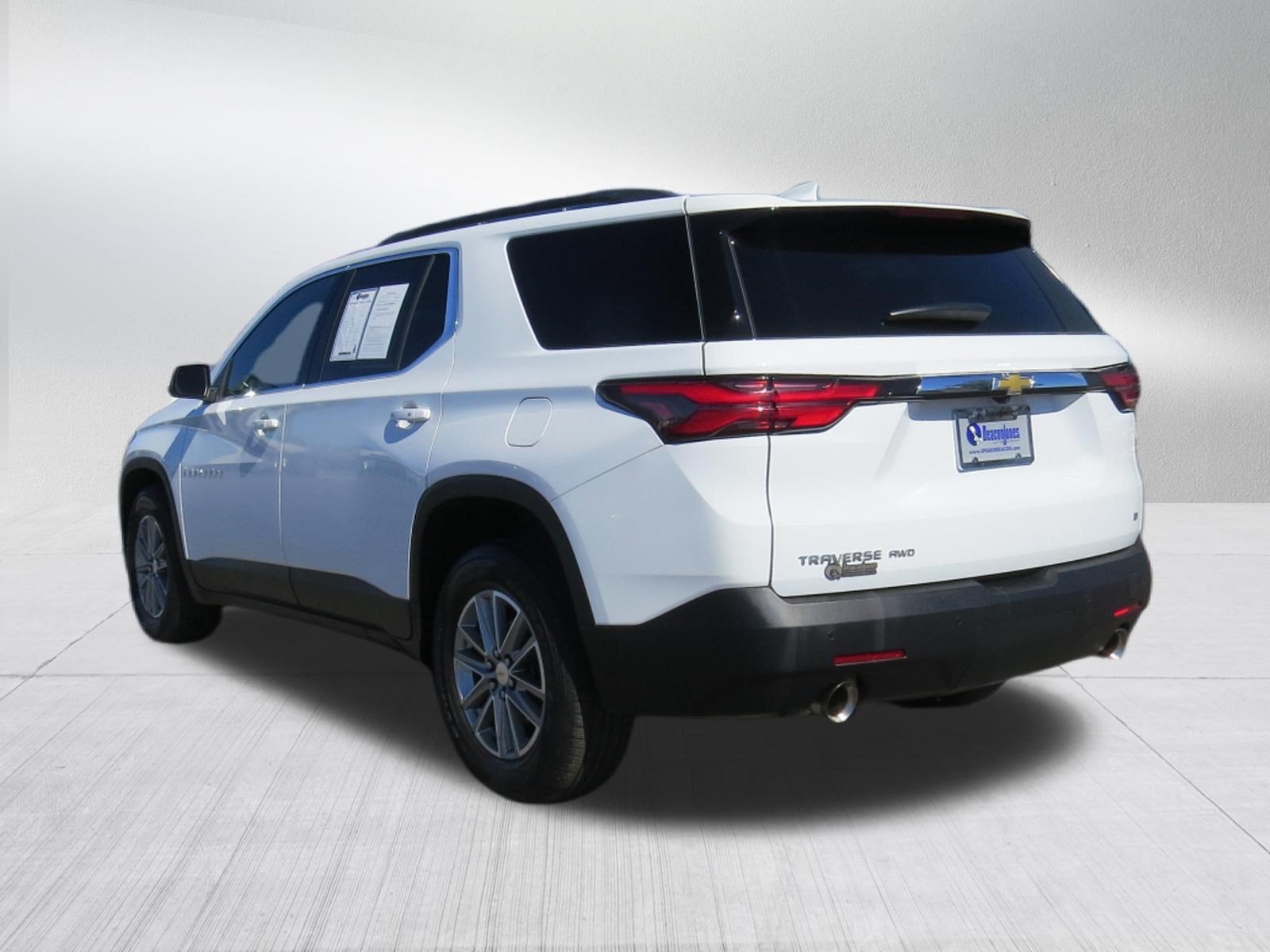 2022 Chevrolet Traverse LT Leather AWD w/ 3rd Row