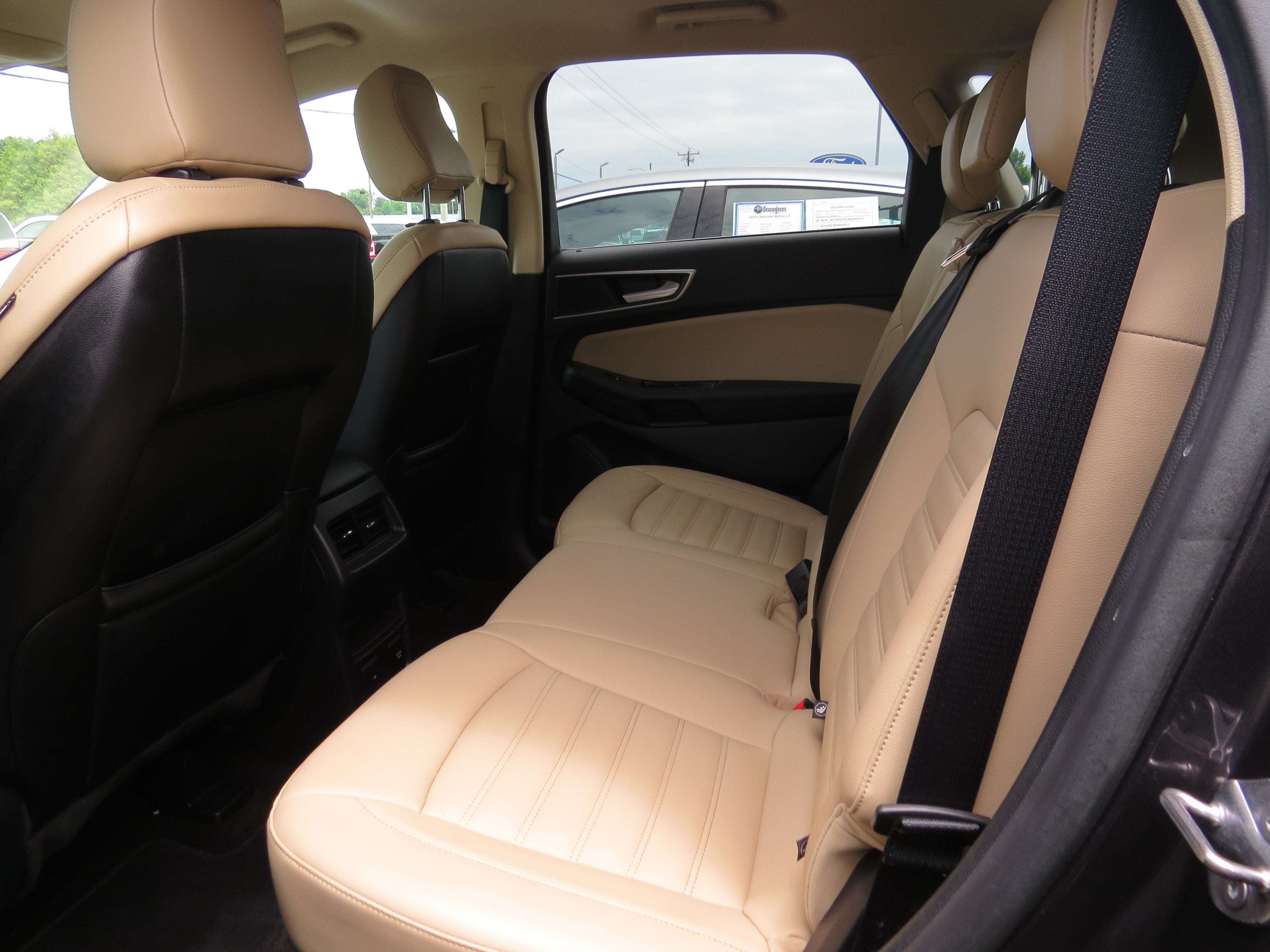 2020 Ford Edge Base