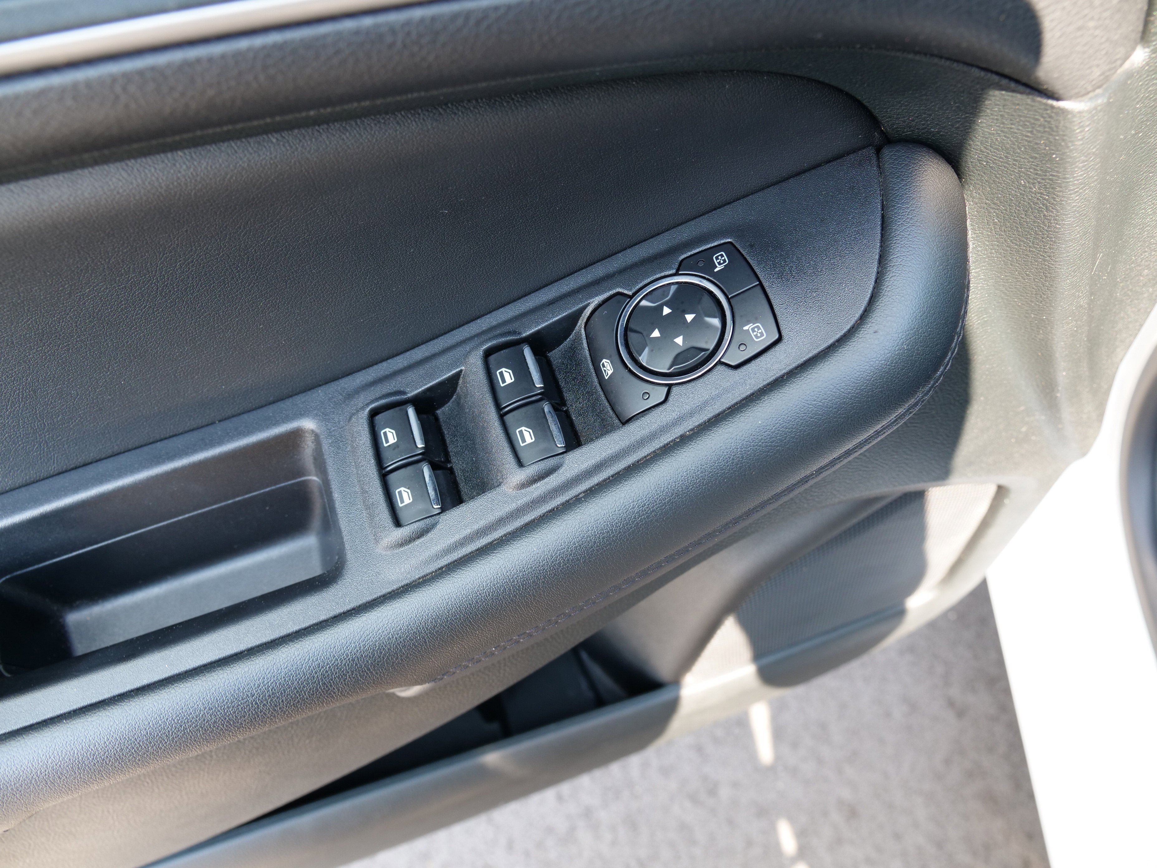 2024 Ford Edge Base