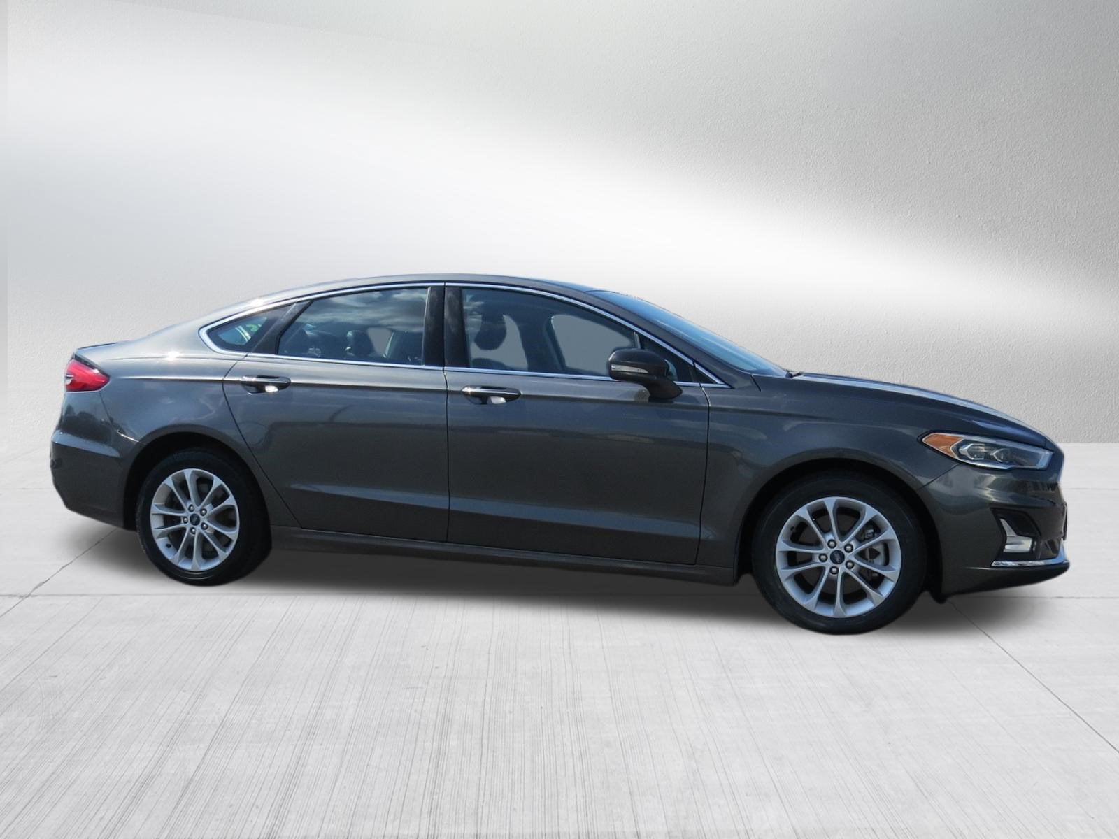 Used 2019 Ford Fusion Energi Titanium with VIN 3FA6P0SU8KR145432 for sale in Clinton, NC