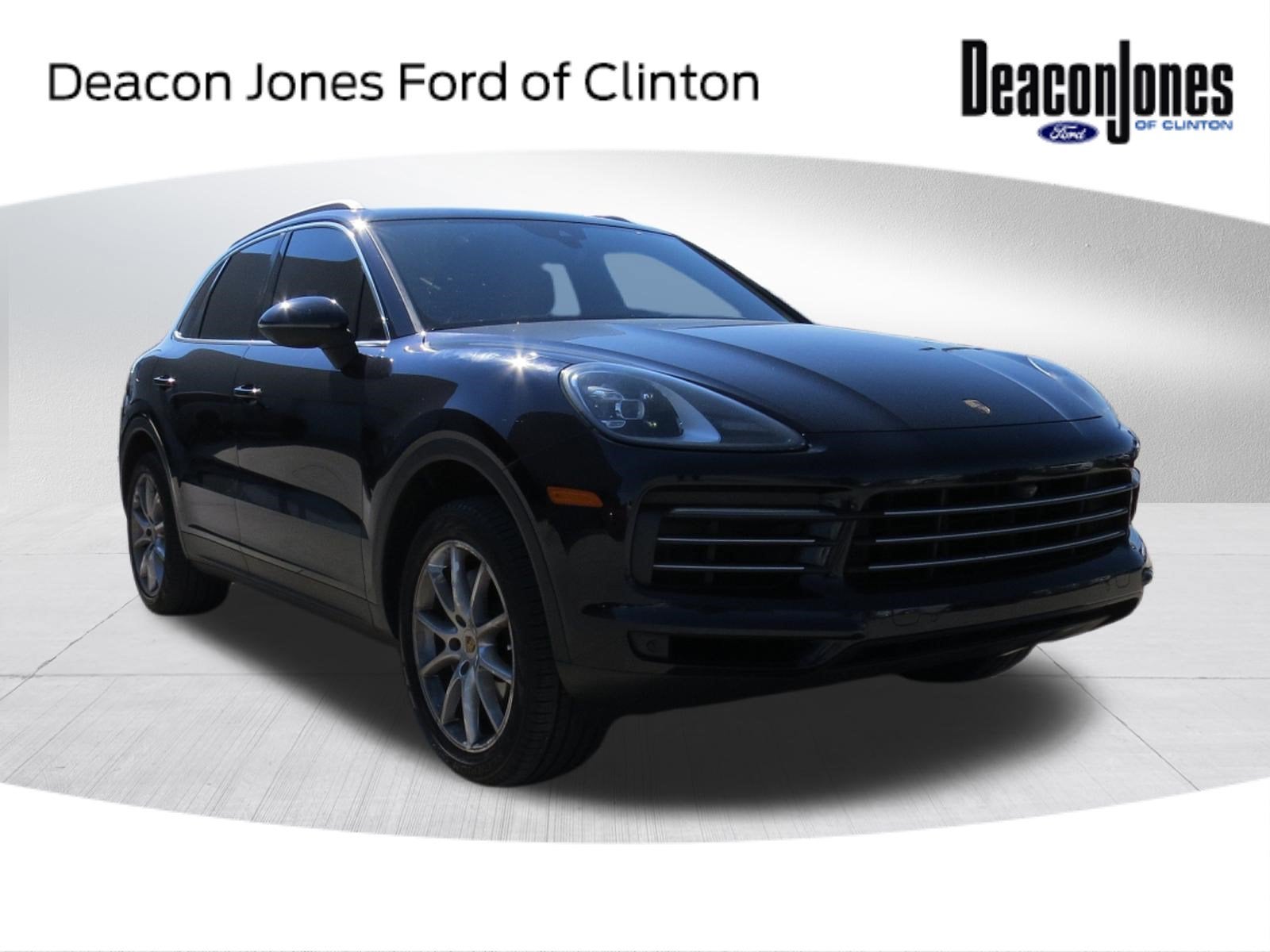2019 Porsche Cayenne AWD w/ Premium Pkg. & Panoramic Sunroof