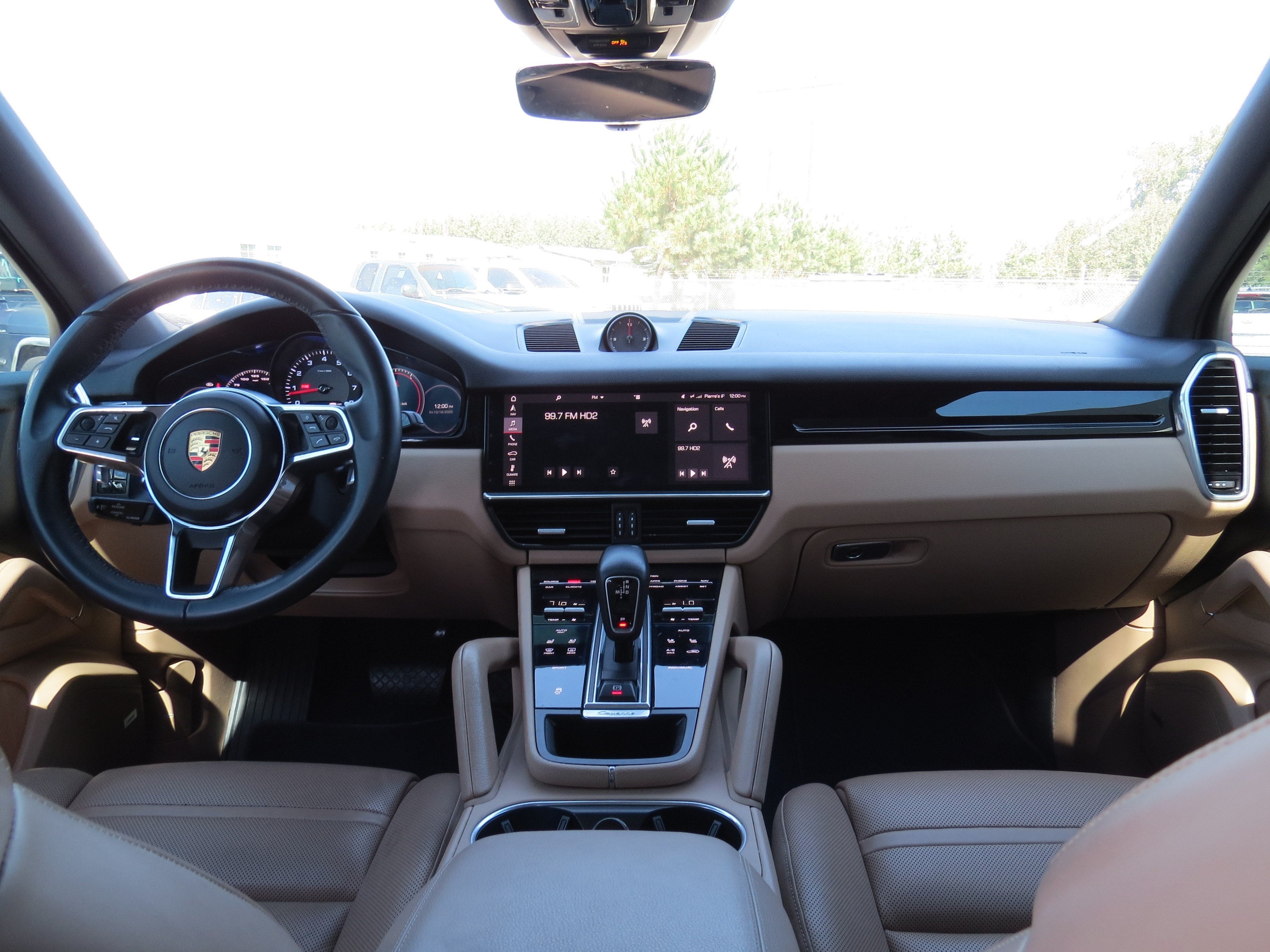 2019 Porsche Cayenne AWD w/ Premium Pkg. & Panoramic Sunroof