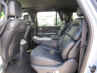 2027 Lincoln Navigator L Reserve