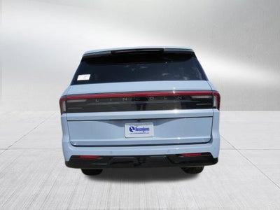 2027 Lincoln Navigator L Reserve