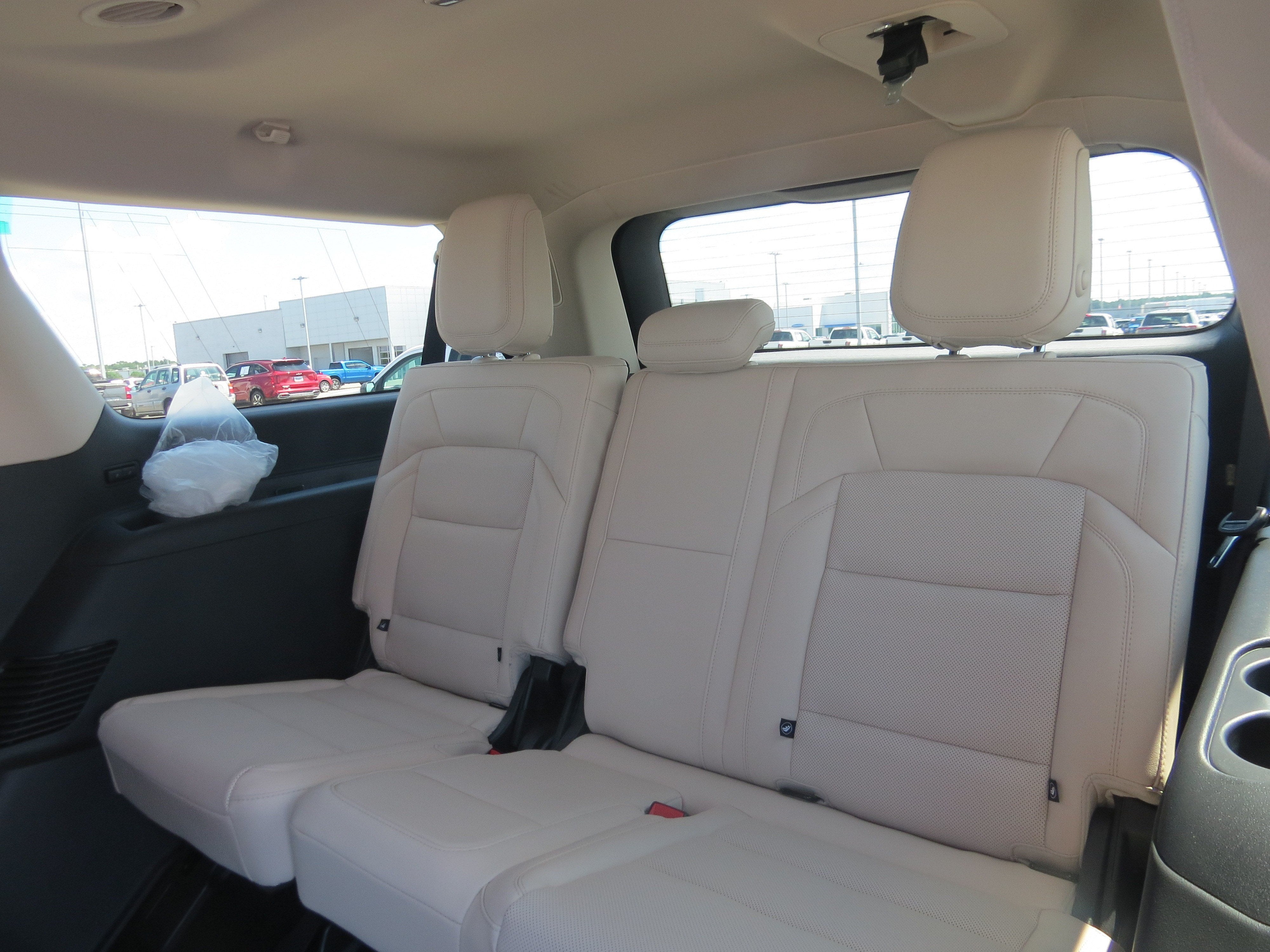 2027 Lincoln Navigator L Reserve