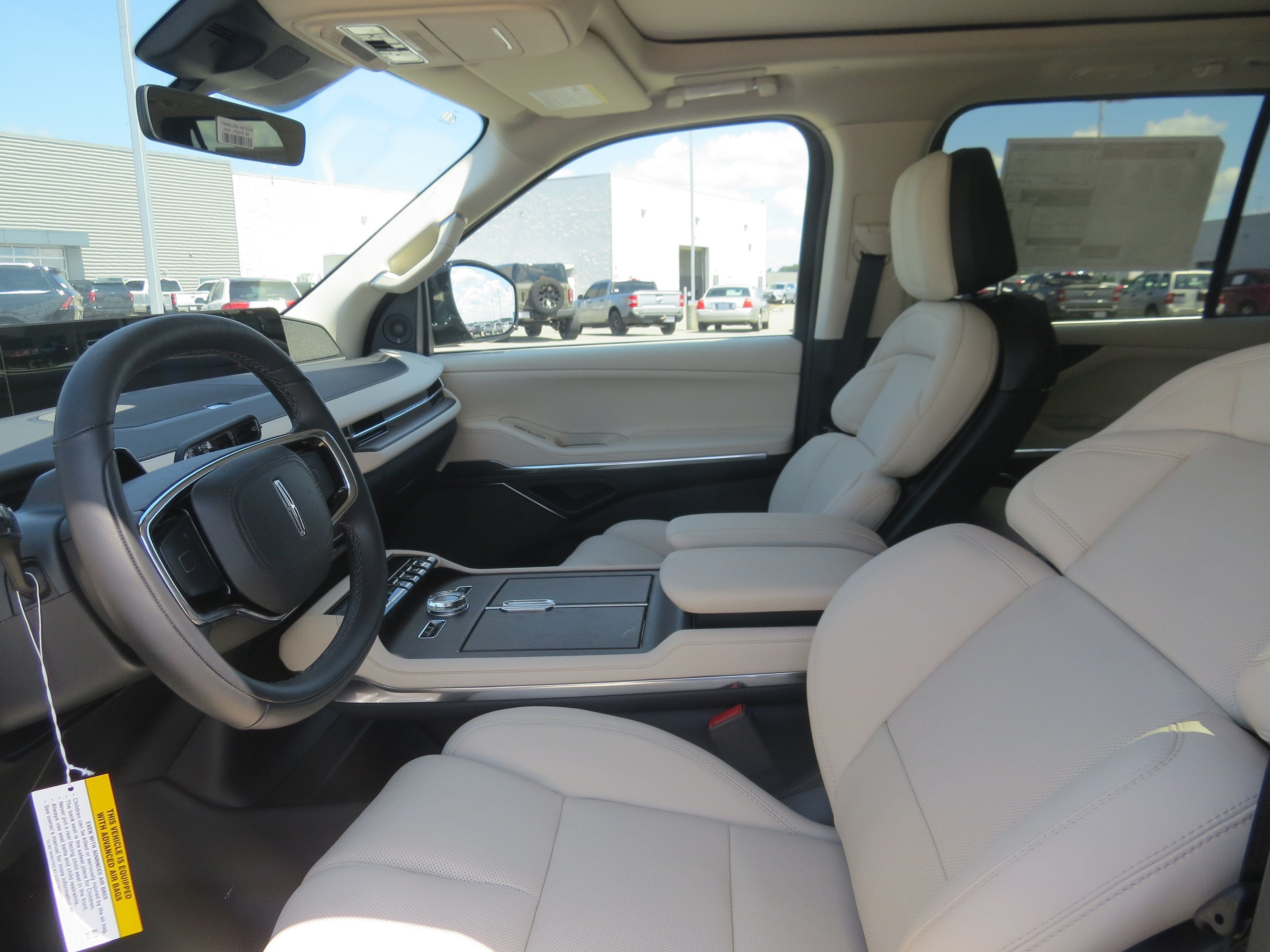2027 Lincoln Navigator L Reserve