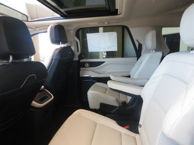2027 Lincoln Navigator L Reserve