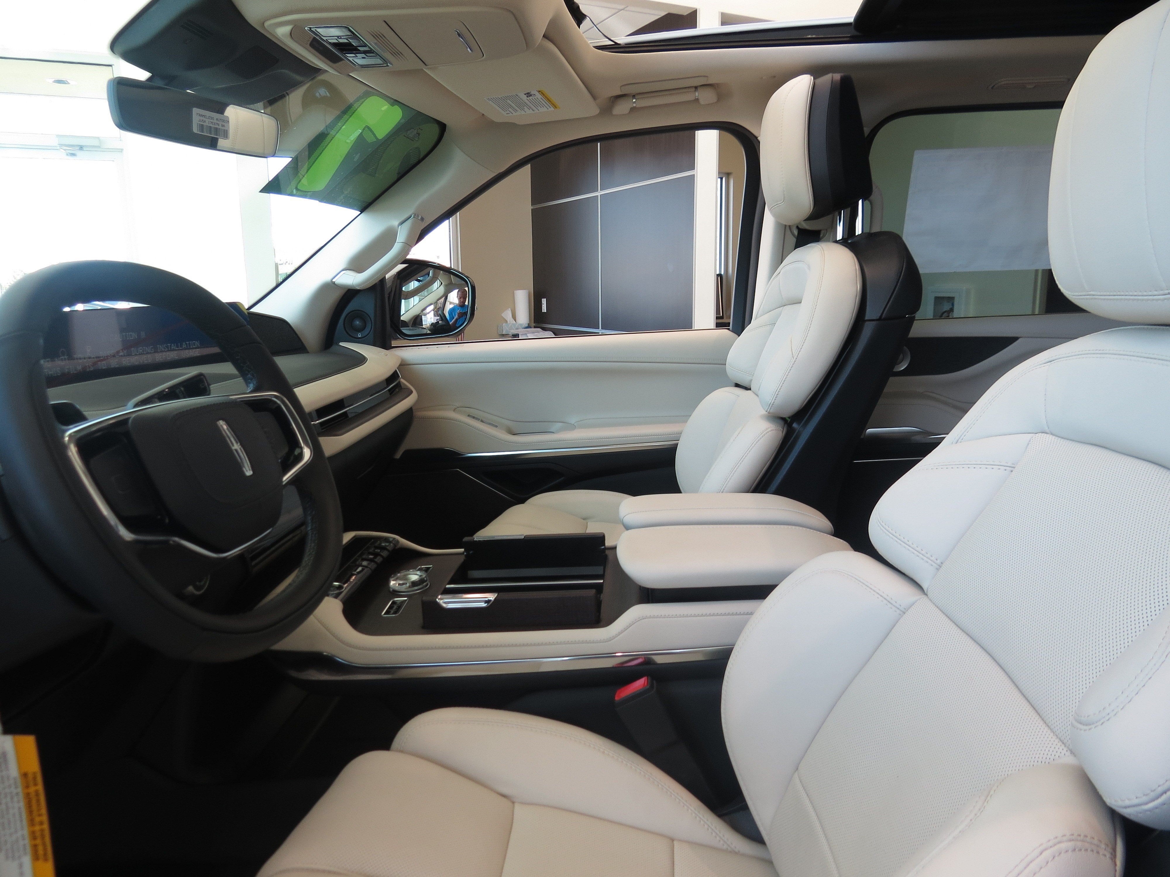 2027 Lincoln Navigator L Reserve