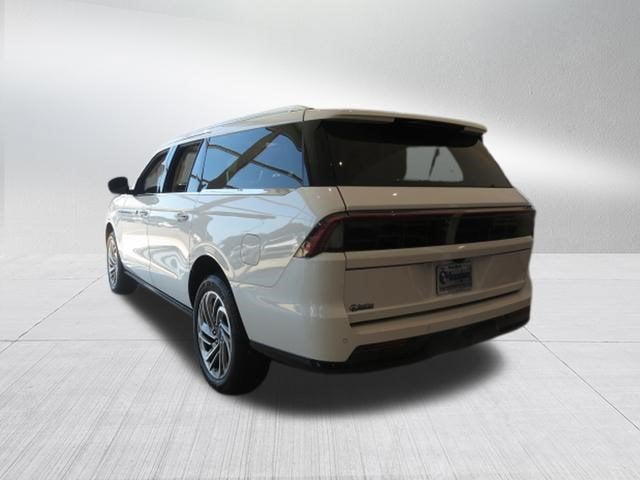 2027 Lincoln Navigator L Reserve