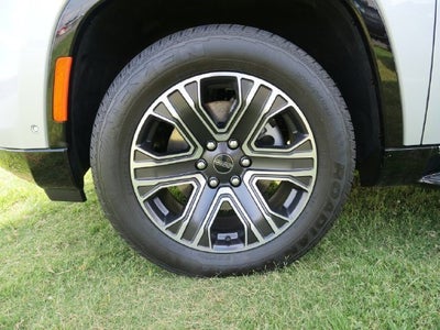 2025 Jeep Wagoneer Base