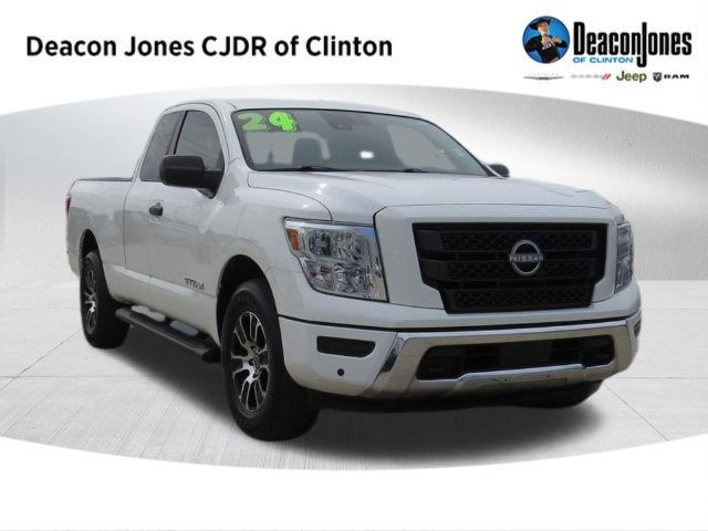 2024 Nissan Titan SV