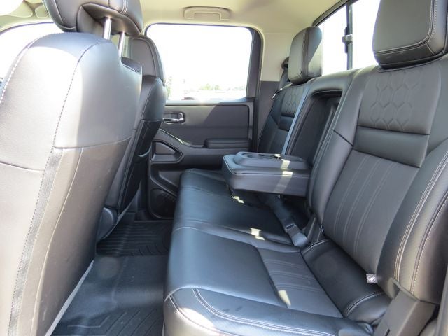 2024 Nissan Frontier SL